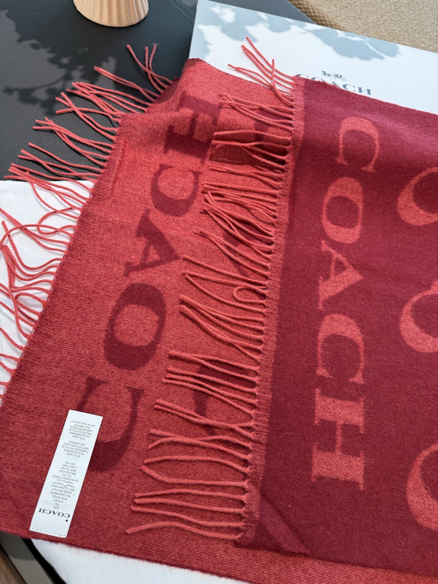 P蔻驰 2025年新款到！Coach爆款！三色披肩也太好看了吧！不仅有颜值还有品质，97%羊毛+3%羊绒