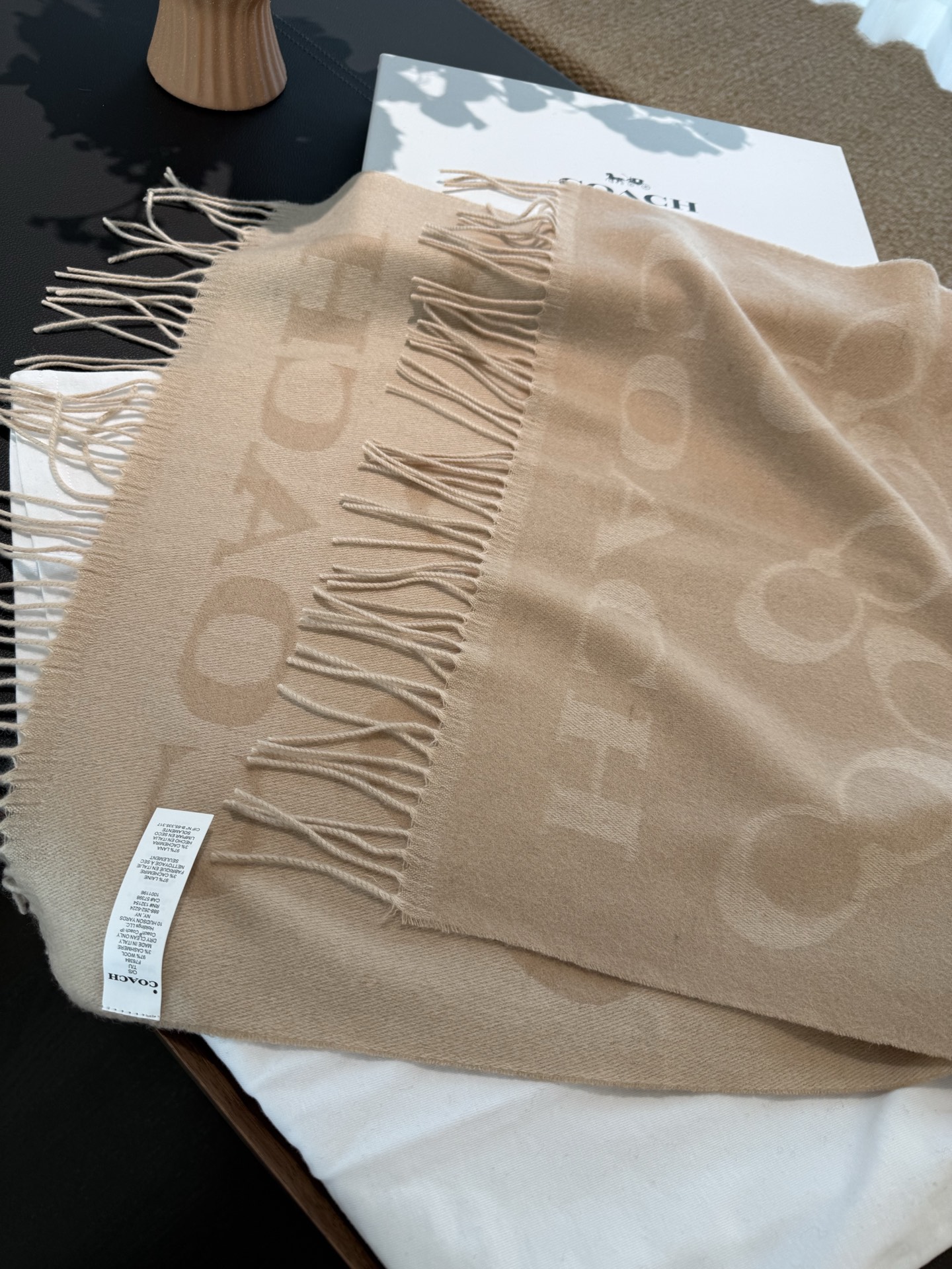 P蔻驰 2025年新款到！Coach爆款！三色披肩也太好看了吧！不仅有颜值还有品质，97%羊毛+3%羊绒