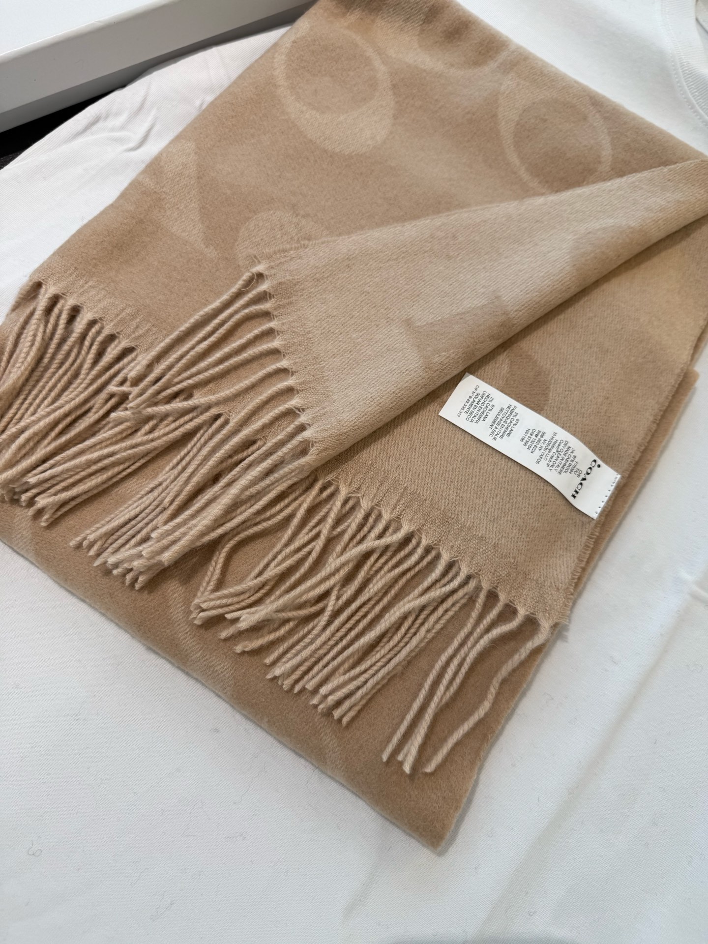 P蔻驰 2025年新款到！Coach爆款！三色披肩也太好看了吧！不仅有颜值还有品质，97%羊毛+3%羊绒