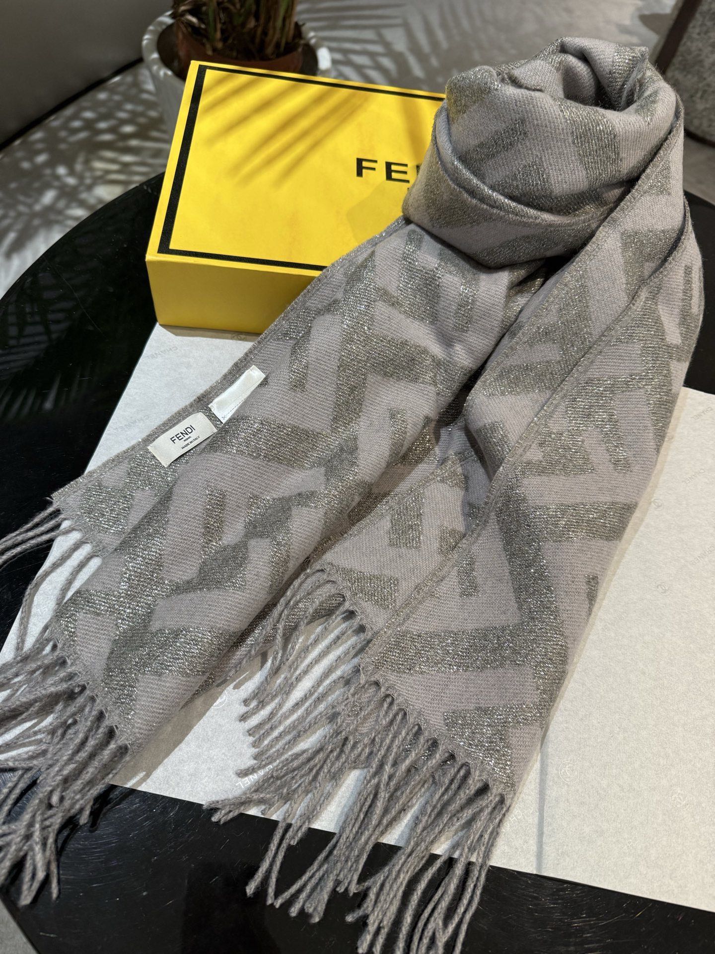 P F家银丝2025最新款气质干净🧣喜欢别错过[爱心]口碑极佳 喜欢的集美赶紧私聊我哦[玫瑰].