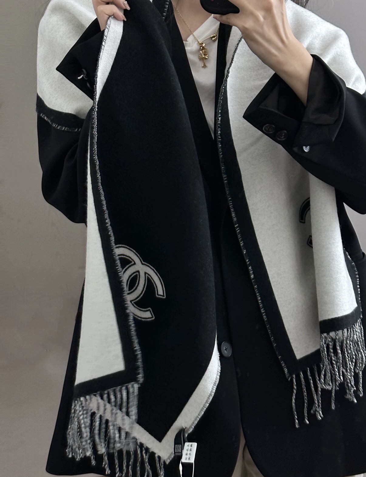 Pchanel（香奈儿）上新CHANEL新《双面拼色提花》目测是大爆款！双面异色提花 两面完全相反的颜色