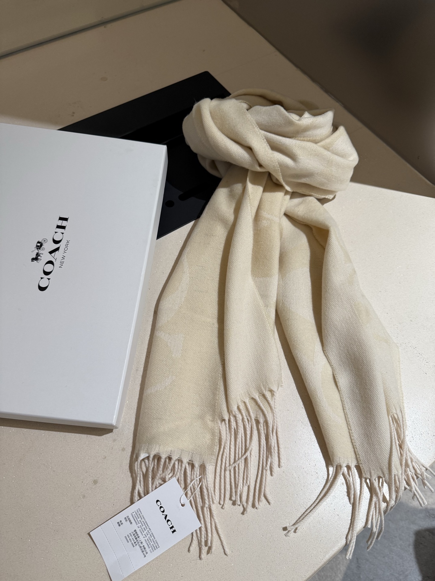 P蔻驰 2025年新款到！Coach爆款！6色披肩也太好看了吧！不仅有颜值还有品质，手感超级软糯和舒服，