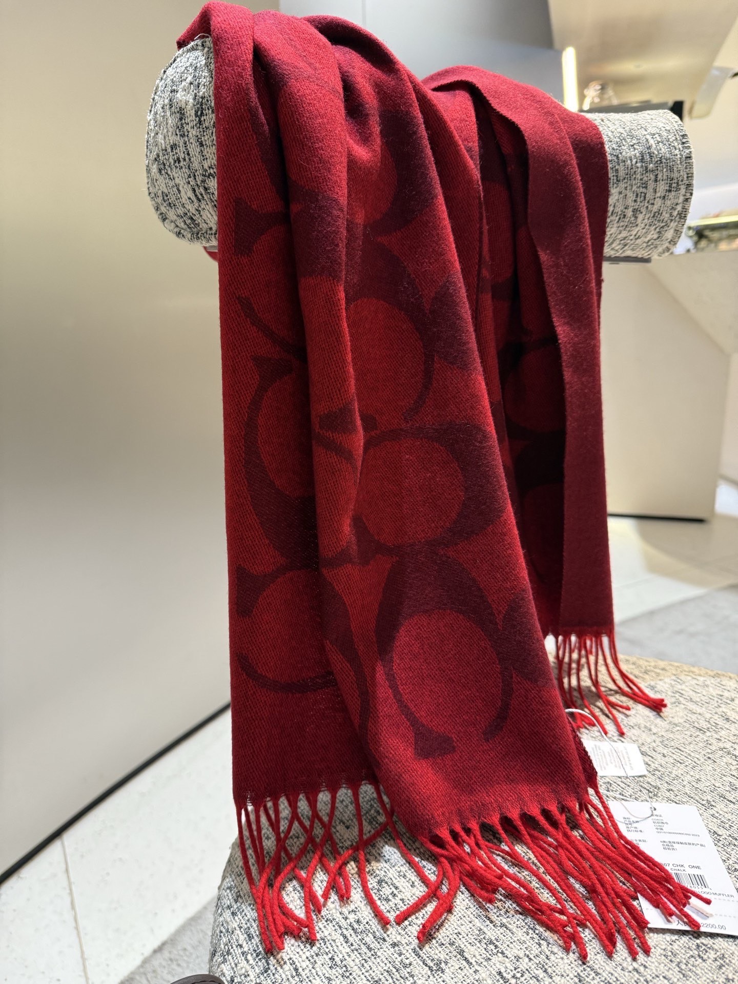 P蔻驰 2025年新款到！Coach爆款！6色披肩也太好看了吧！不仅有颜值还有品质，手感超级软糯和舒服，