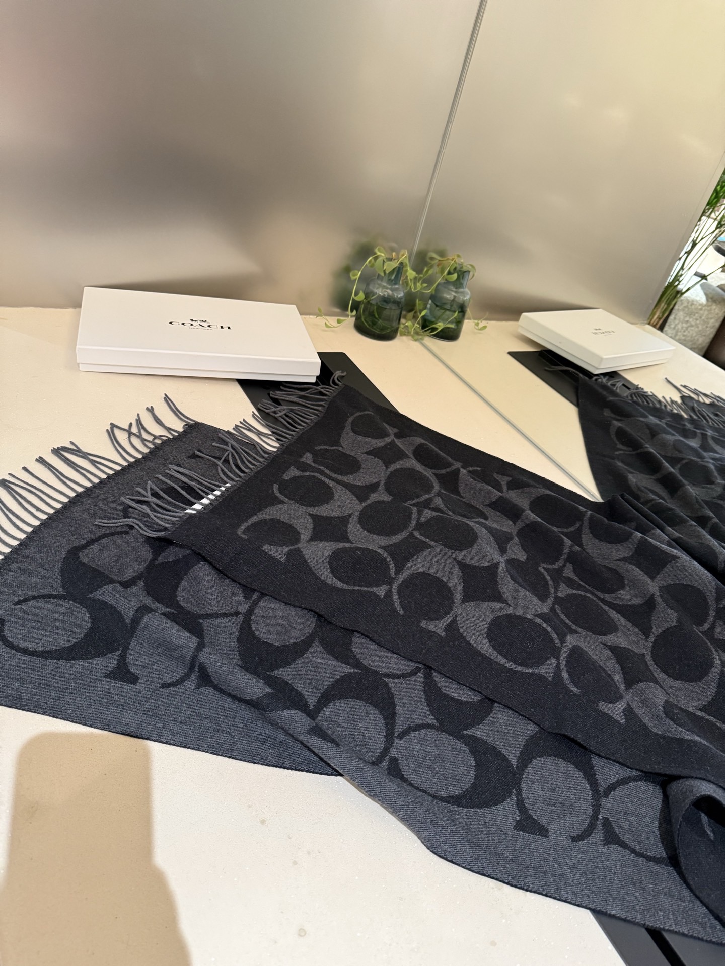 P蔻驰 2025年新款到！Coach爆款！6色披肩也太好看了吧！不仅有颜值还有品质，手感超级软糯和舒服，