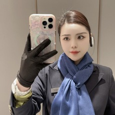 P重磅‼️Gucci经典披肩款,大尺寸G专柜的常青树款。品质极好的,❗️经典双G提花图案风靡了全世界❗️女人的衣柜里面绝 P重磅‼️Gucci经典披肩款,大尺寸G专柜的常青树款。品质极好的,❗️经典双G提花图案风靡了全世界❗️女人的衣柜里面绝