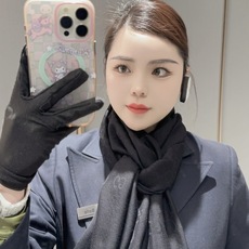 P重磅‼️Gucci经典披肩款,大尺寸G专柜的常青树款。品质极好的,❗️经典双G提花图案风靡了全世界❗️女人的衣柜里面绝 P重磅‼️Gucci经典披肩款,大尺寸G专柜的常青树款。品质极好的,❗️经典双G提花图案风靡了全世界❗️女人的衣柜里面绝