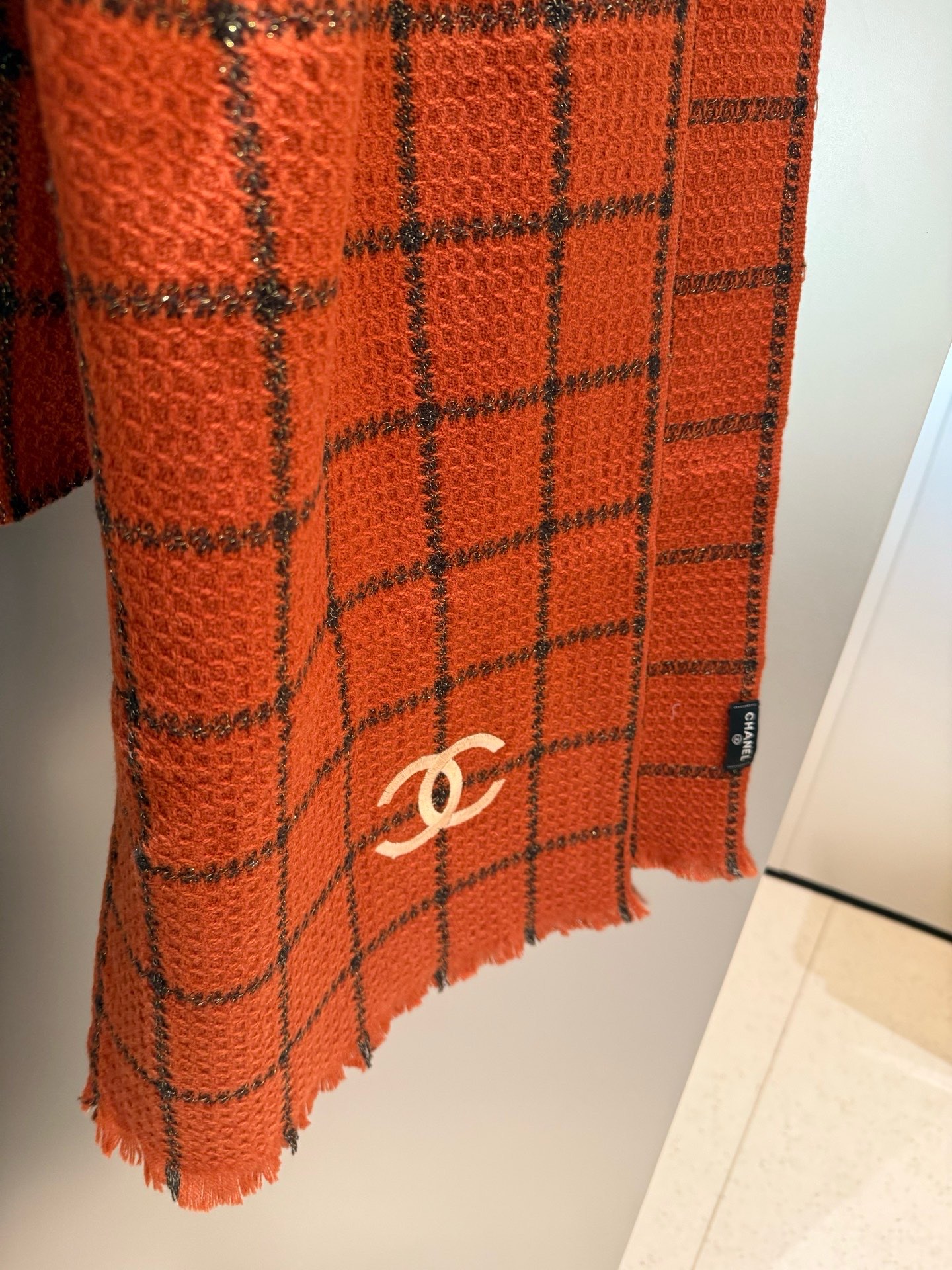 P重磅推荐❗️CHA · 香奈儿秋冬新品 · 羊绒轻缩围巾❗️臻选上乘的山羊绒纤维，耗时耗力，再以清泉水