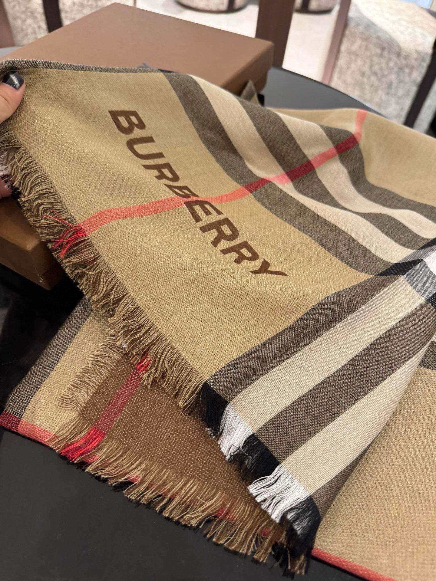 P高版本BURBERRY家经典格！2025年最值得入超值版，老友闭眼入！一条围巾两条的快乐！！！经典格，