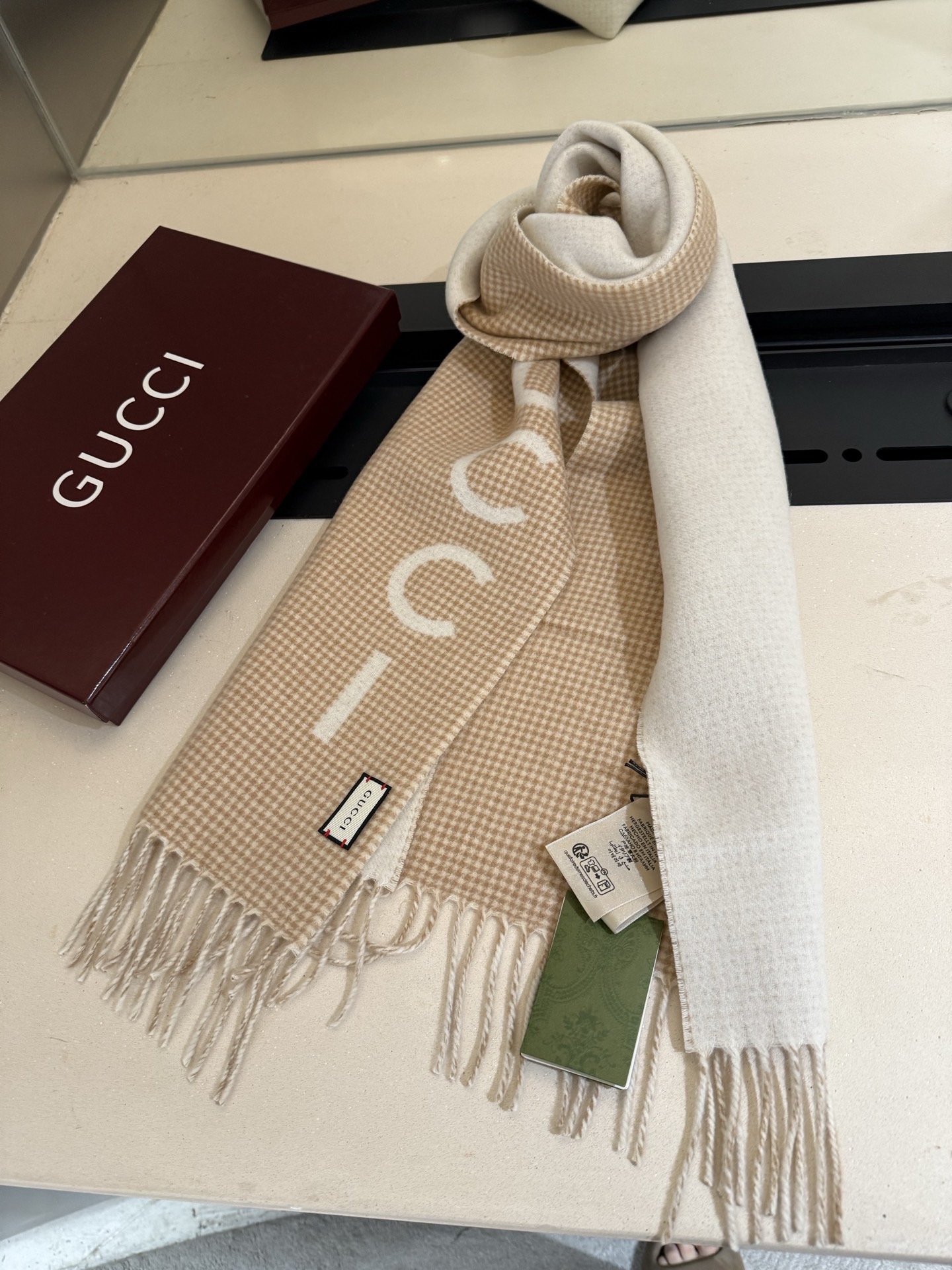 PGucci燕麦色Jackie mini大爆款新款 单肩斜挎都可以尺寸：30*180😎