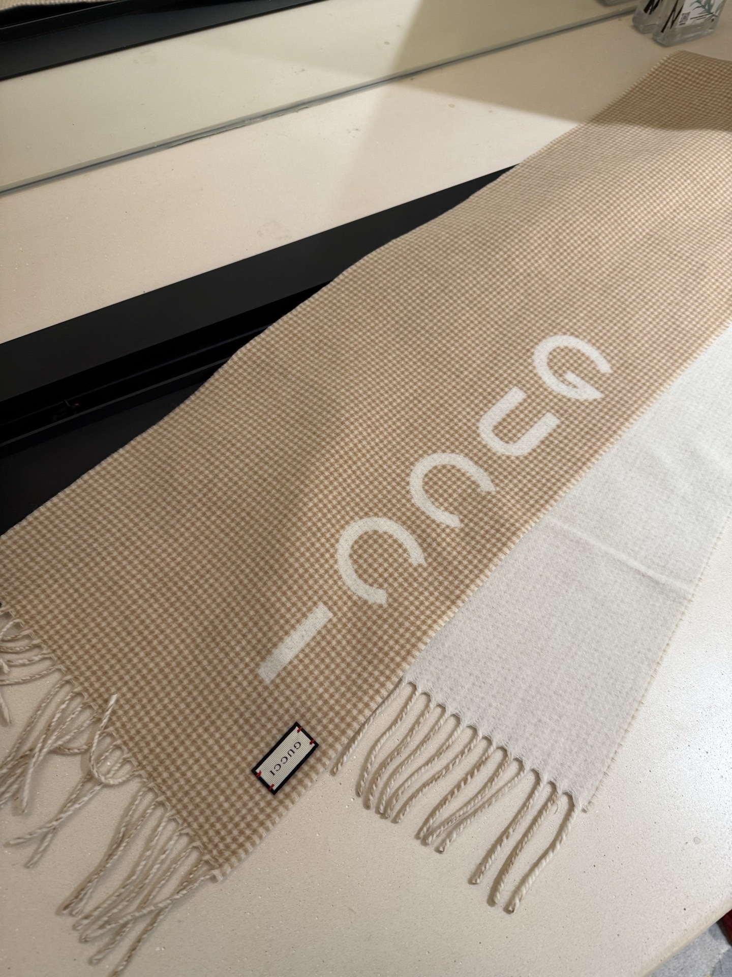 PGucci燕麦色Jackie mini大爆款新款 单肩斜挎都可以尺寸：30*180😎