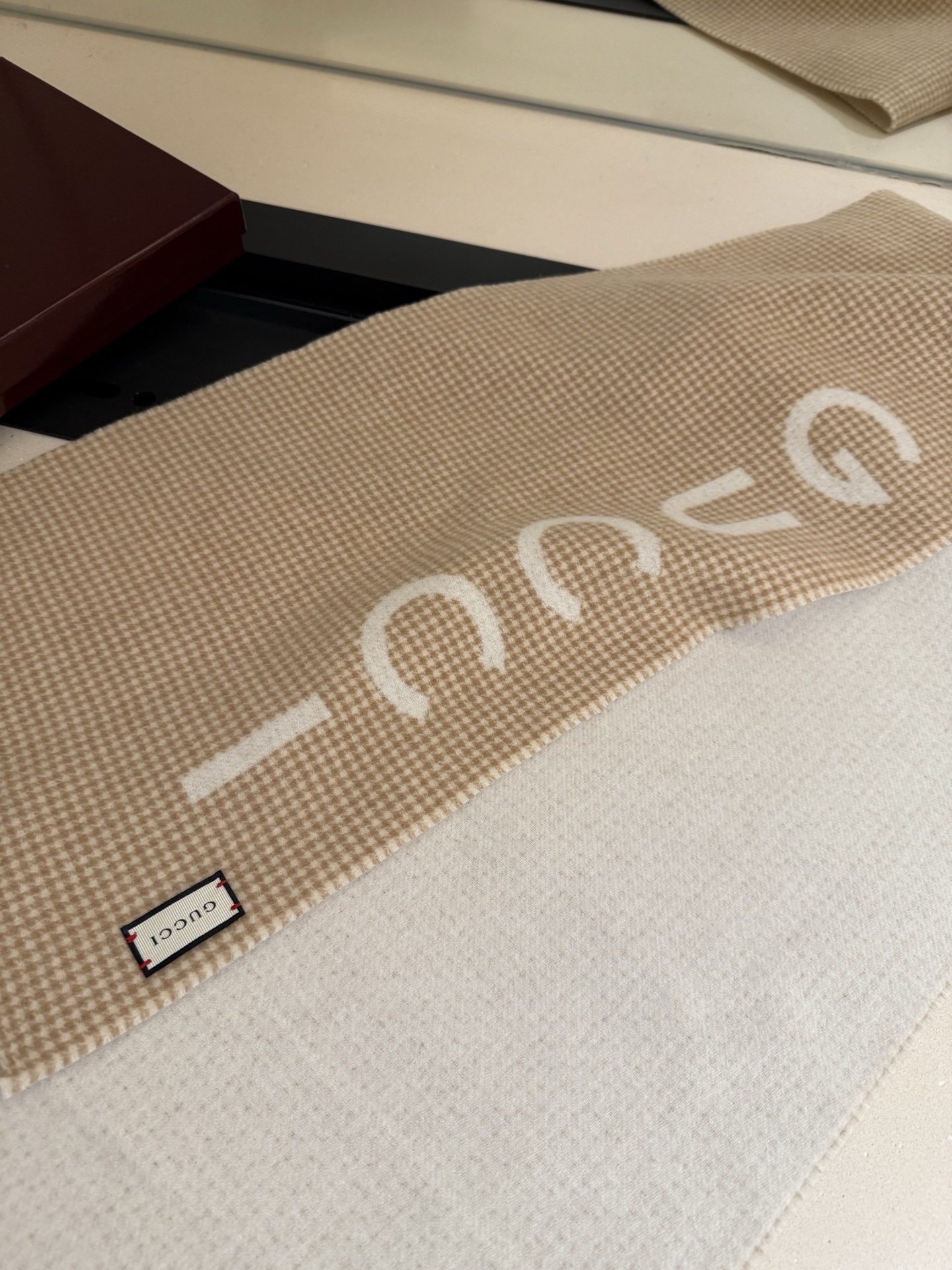 PGucci燕麦色Jackie mini大爆款新款 单肩斜挎都可以尺寸：30*180😎