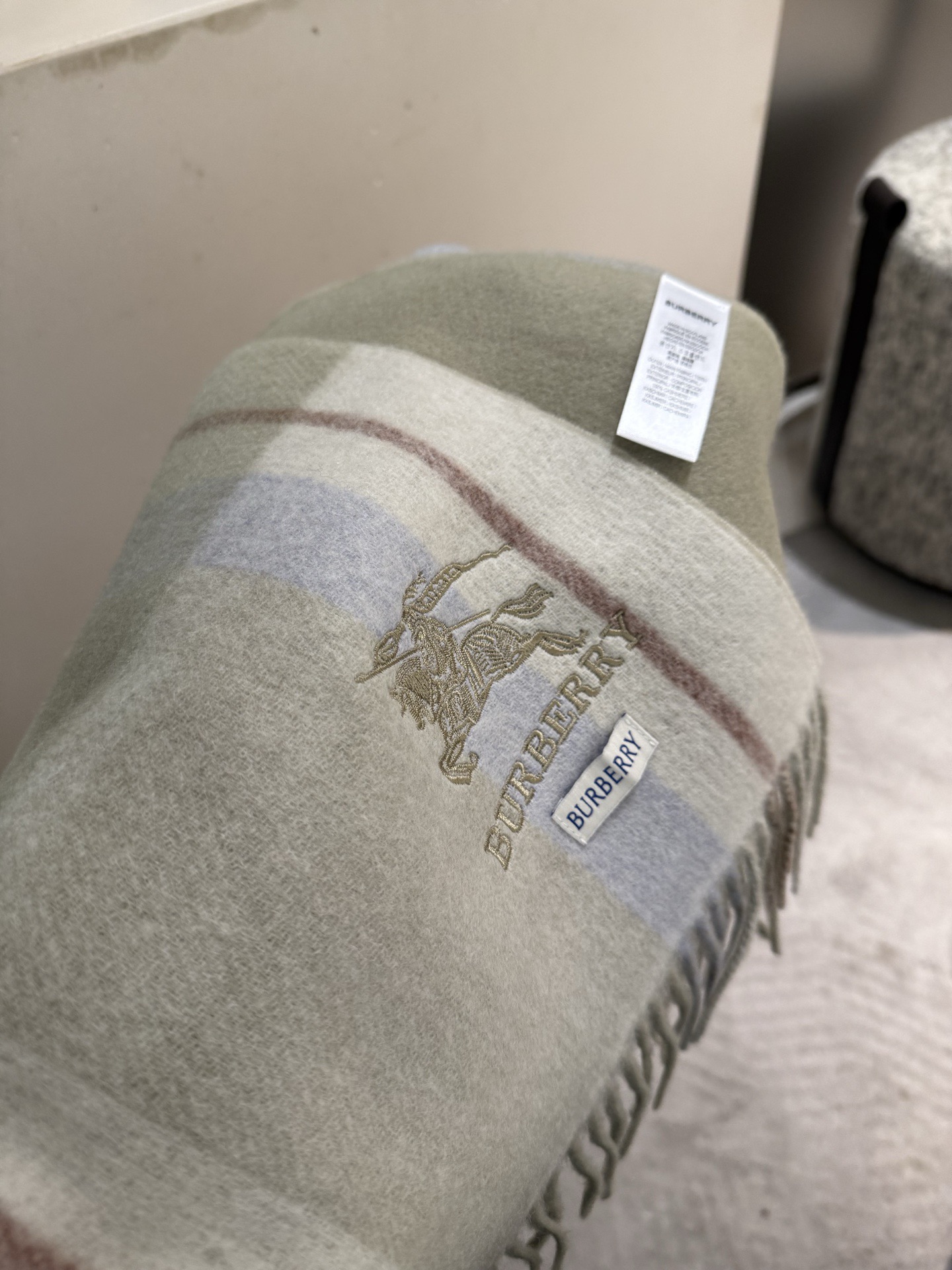 PBURBERRY 男女通用羊绒长巾✨好看的不行🥰双面围巾高尖端产物⚠️绝对令人尖叫的品质👍英伦风格时尚