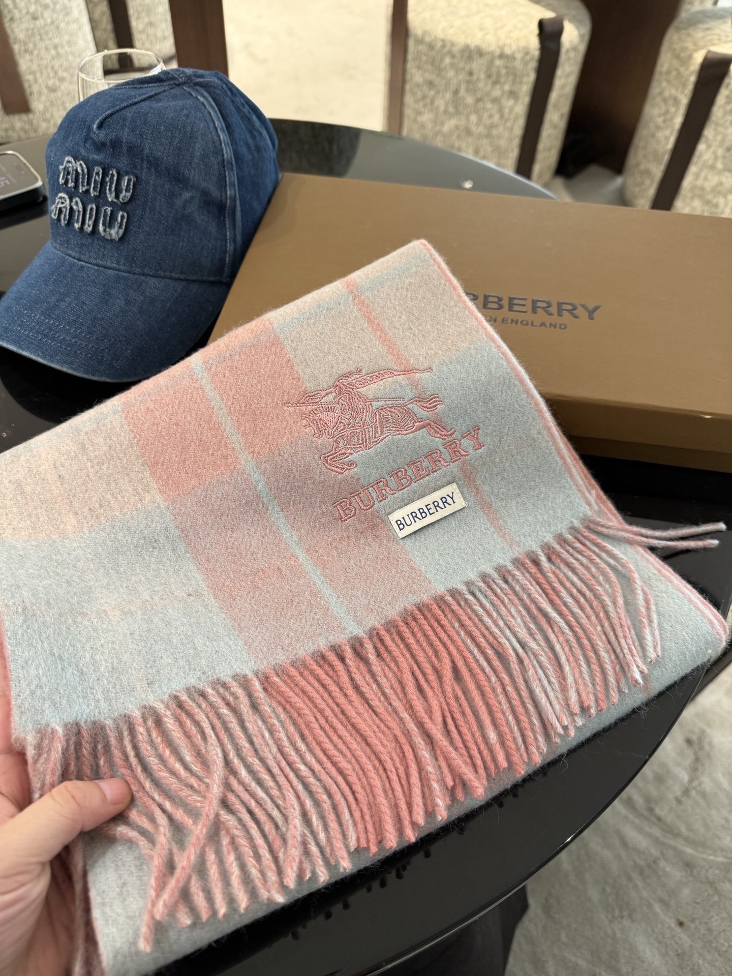 PBURBERRY 男女通用羊绒长巾✨好看的不行🥰双面围巾高尖端产物⚠️绝对令人尖叫的品质👍英伦风格时尚