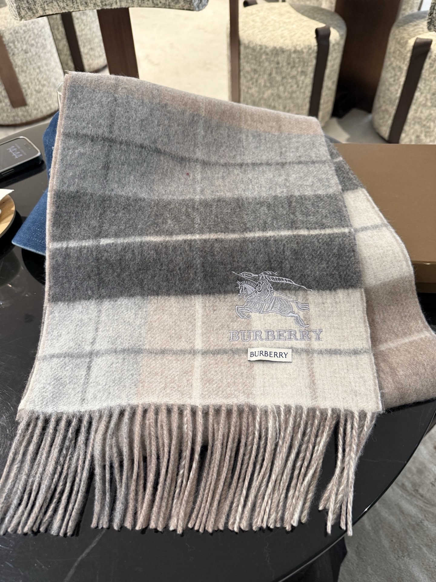 PBURBERRY 男女通用羊绒长巾✨好看的不行🥰双面围巾高尖端产物⚠️绝对令人尖叫的品质👍英伦风格时尚