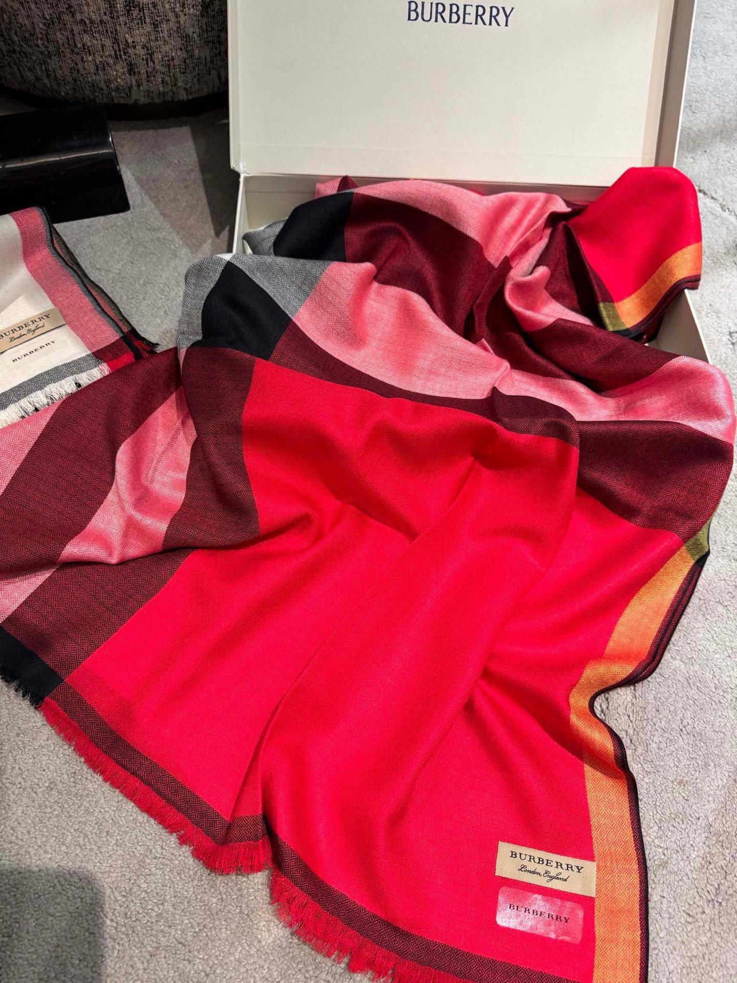 P来的太是时候有点过分惊喜🎉2025年的“头啖汤”没有什么比这更新鲜的玩意了‼️闭着眼睛都知道这是bur