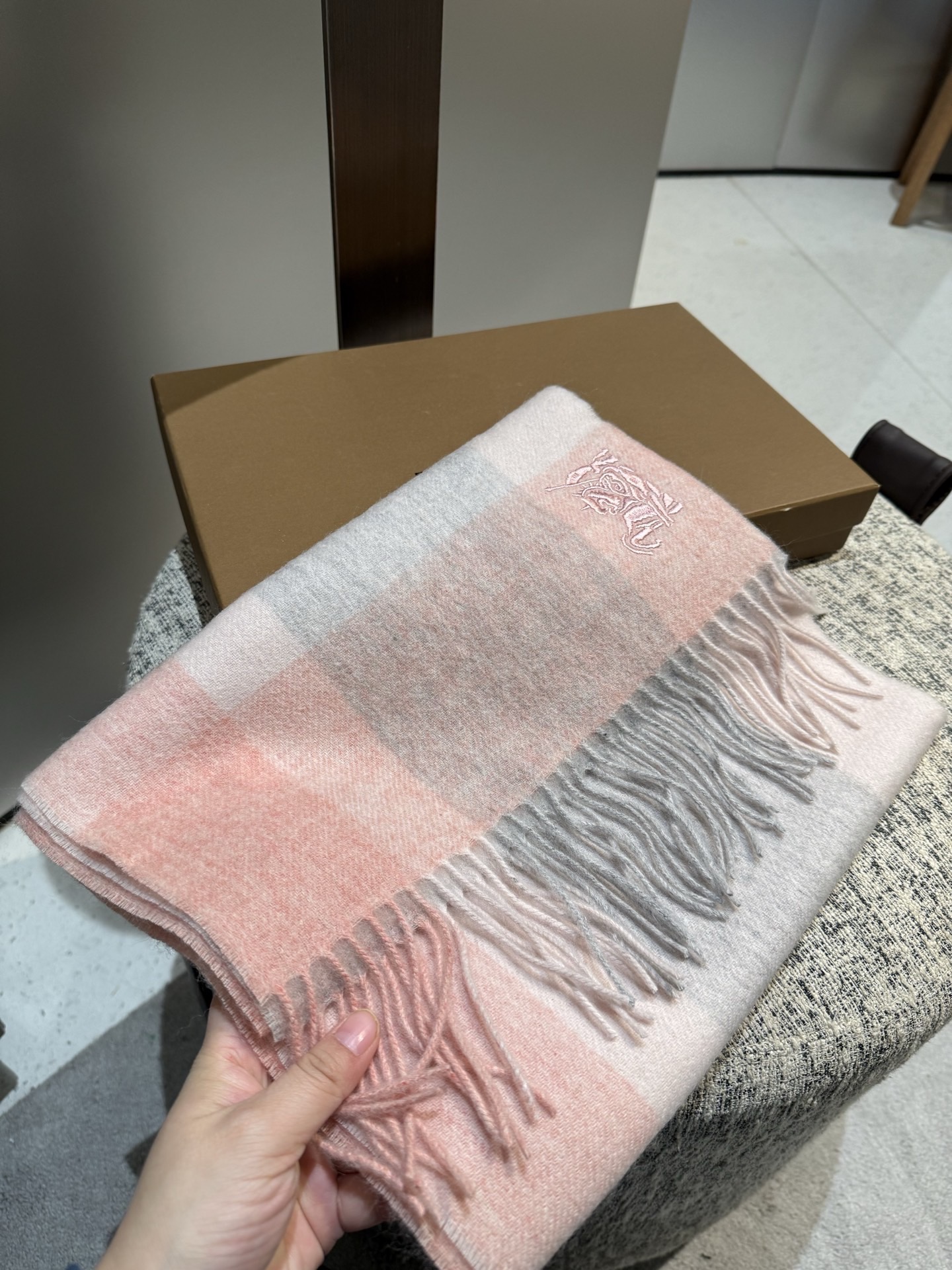 P巴宝莉【男女围巾】怒赞自留，难得的高端男款！家属福利！巴宝莉非常正的男士围巾~面料大爱，非常柔软细腻舒