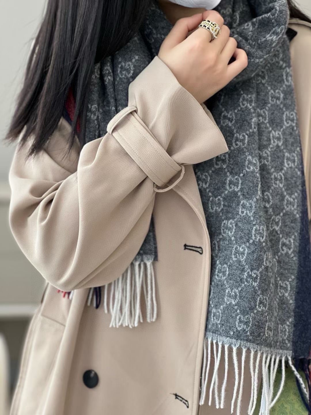 P家属福利‼️Gucci非常正的男士围巾~面料大爱，羊绒软糯手感，非常柔软细腻舒服‼️经典招牌GG字母元