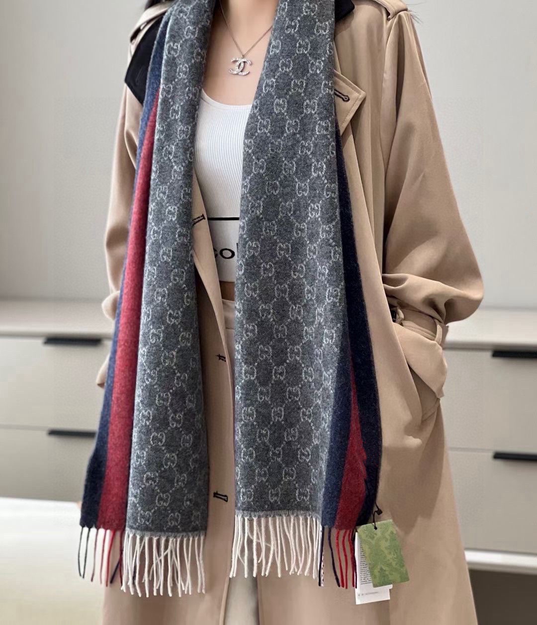 P家属福利‼️Gucci非常正的男士围巾~面料大爱，羊绒软糯手感，非常柔软细腻舒服‼️经典招牌GG字母元