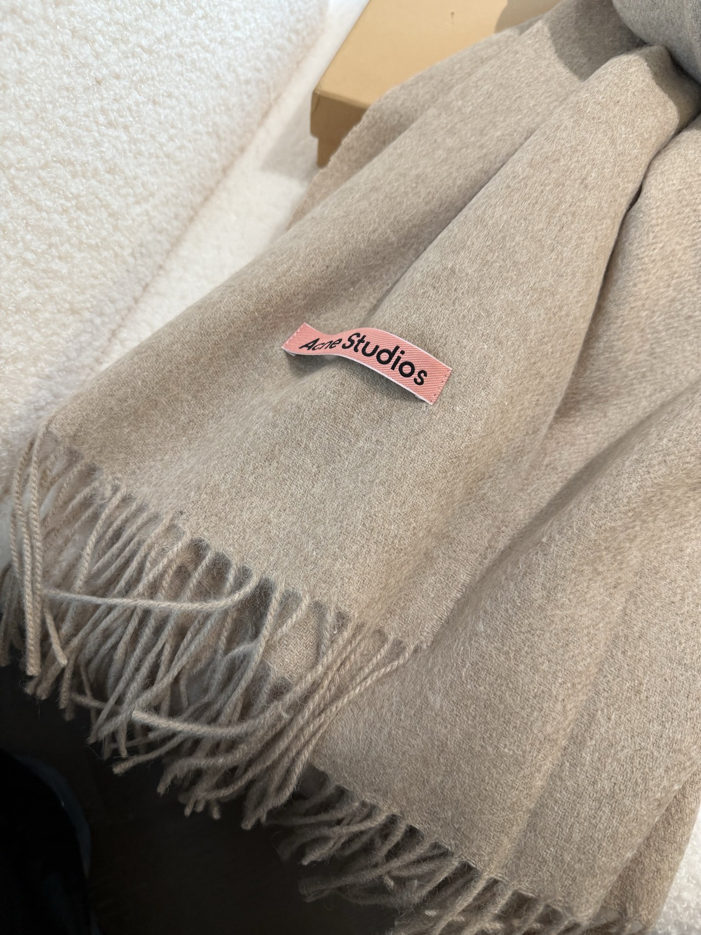 P❗️披肩款🌟我只能说不是所有的纯色围巾都叫Acne‼️瑞典Acne Studios APolo幼羊羔毛