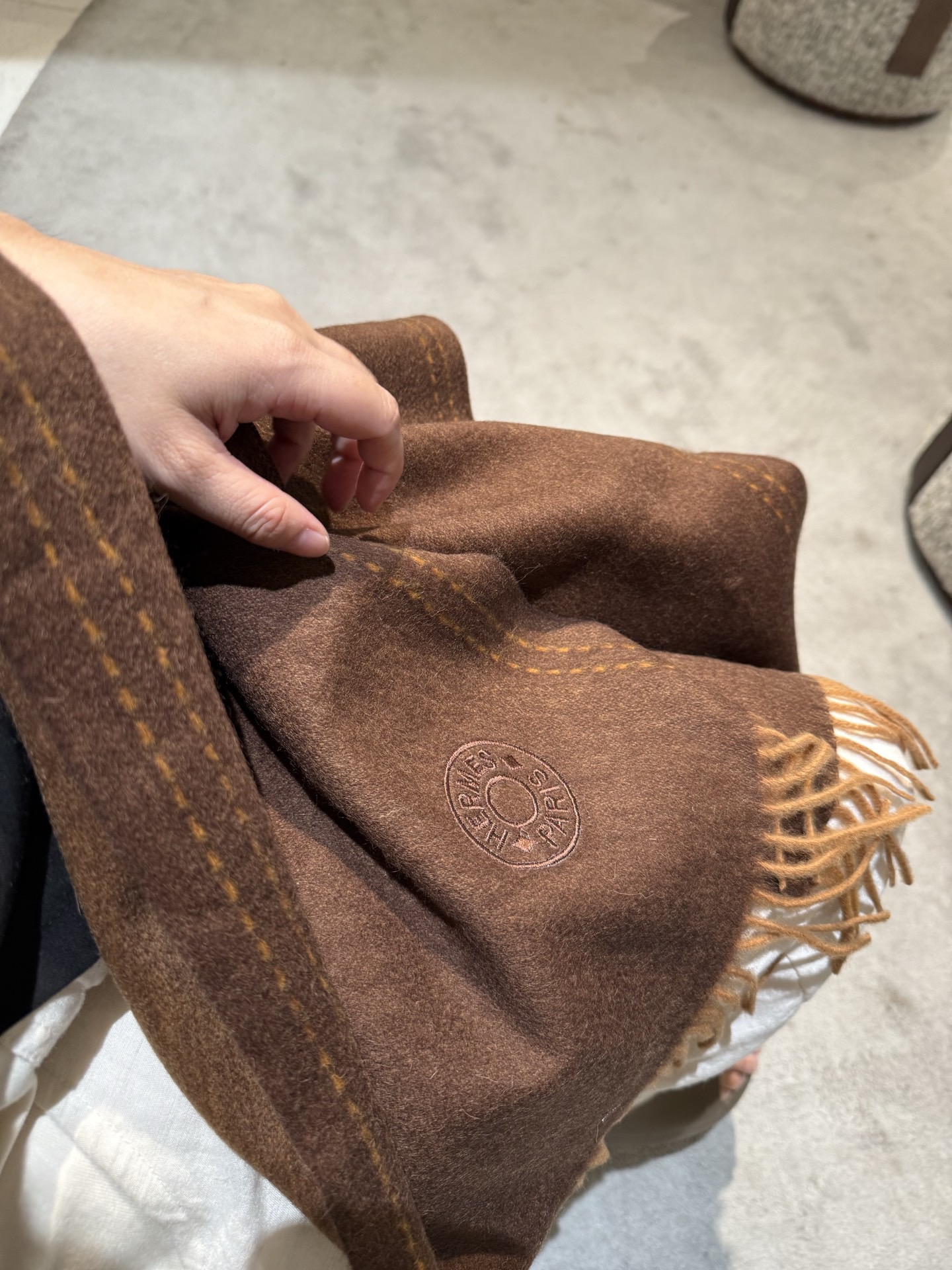 P【爱马仕双条长巾】‼️♨️高尖端产物⚠️💯水波纹绝对令人尖叫的品质👍LOGO绣标低调奢华有内涵，此款围