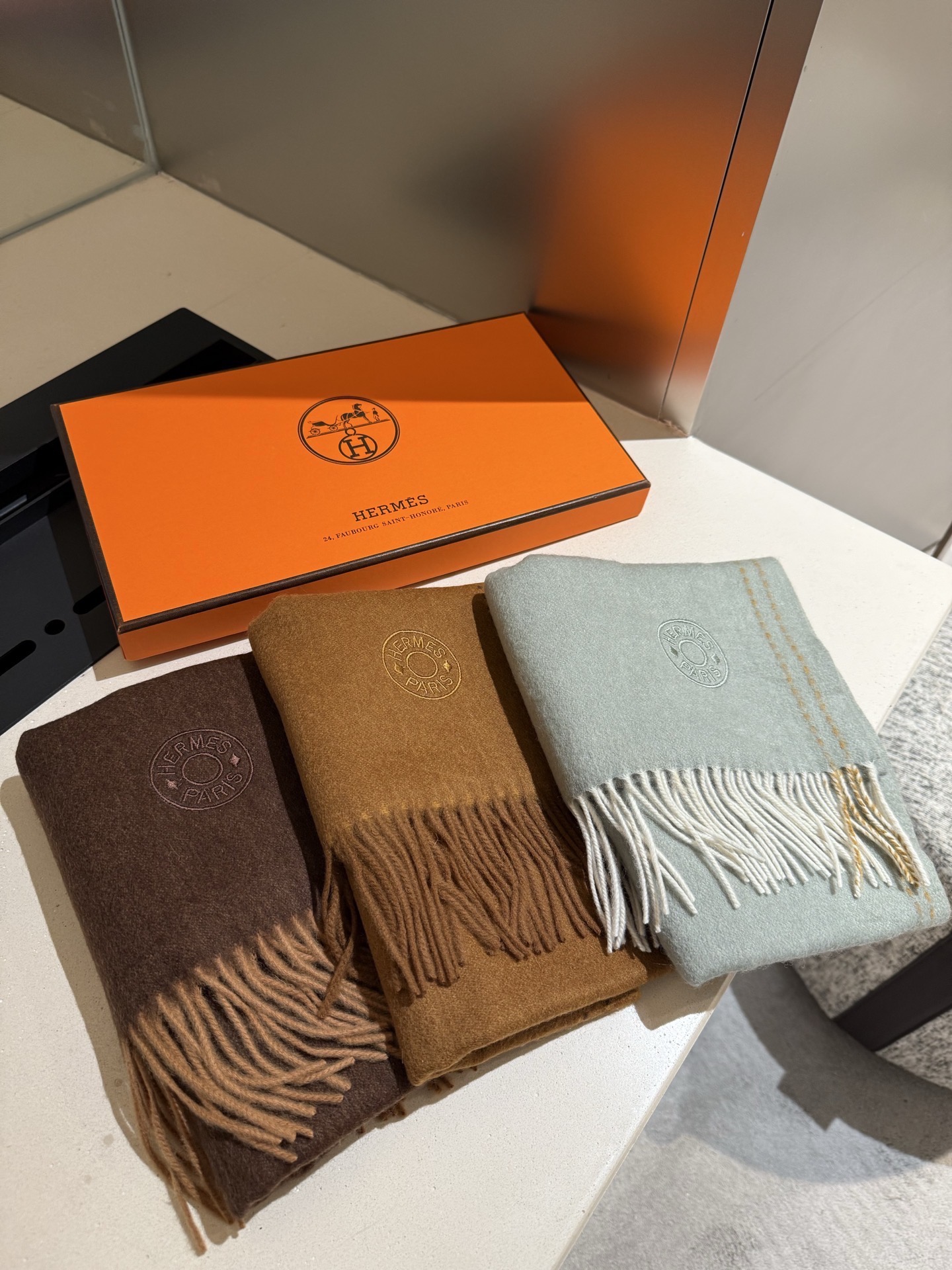 P【爱马仕双条长巾】‼️♨️高尖端产物⚠️💯水波纹绝对令人尖叫的品质👍LOGO绣标低调奢华有内涵，此款围