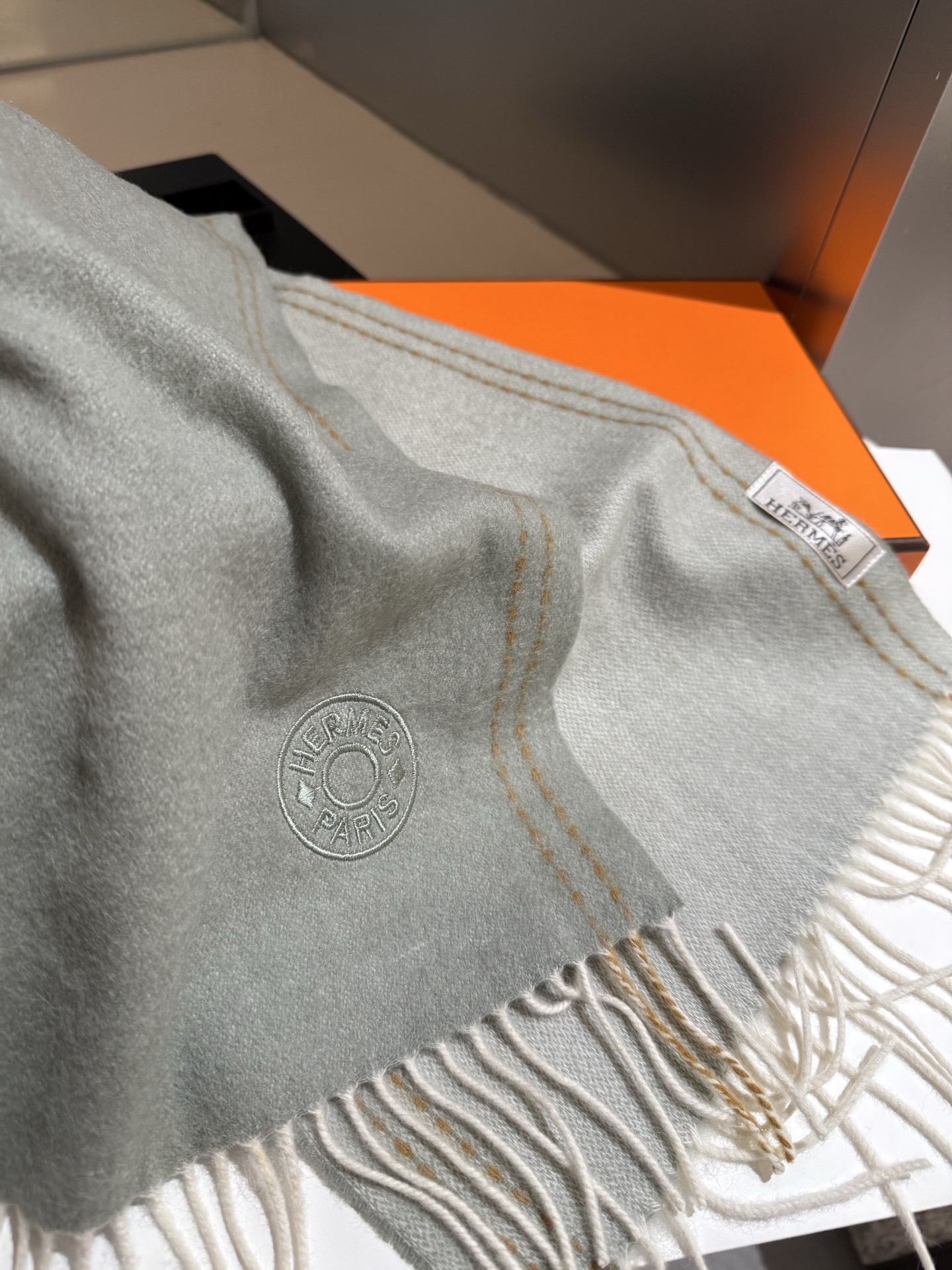 P【爱马仕双条长巾】‼️♨️高尖端产物⚠️💯水波纹绝对令人尖叫的品质👍LOGO绣标低调奢华有内涵，此款围