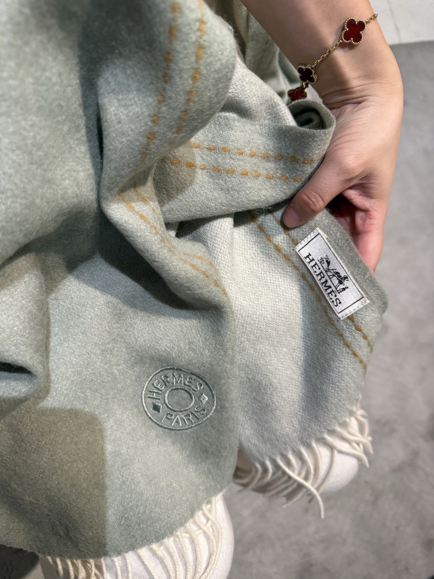 P【爱马仕双条长巾】‼️♨️高尖端产物⚠️💯水波纹绝对令人尖叫的品质👍LOGO绣标低调奢华有内涵，此款围