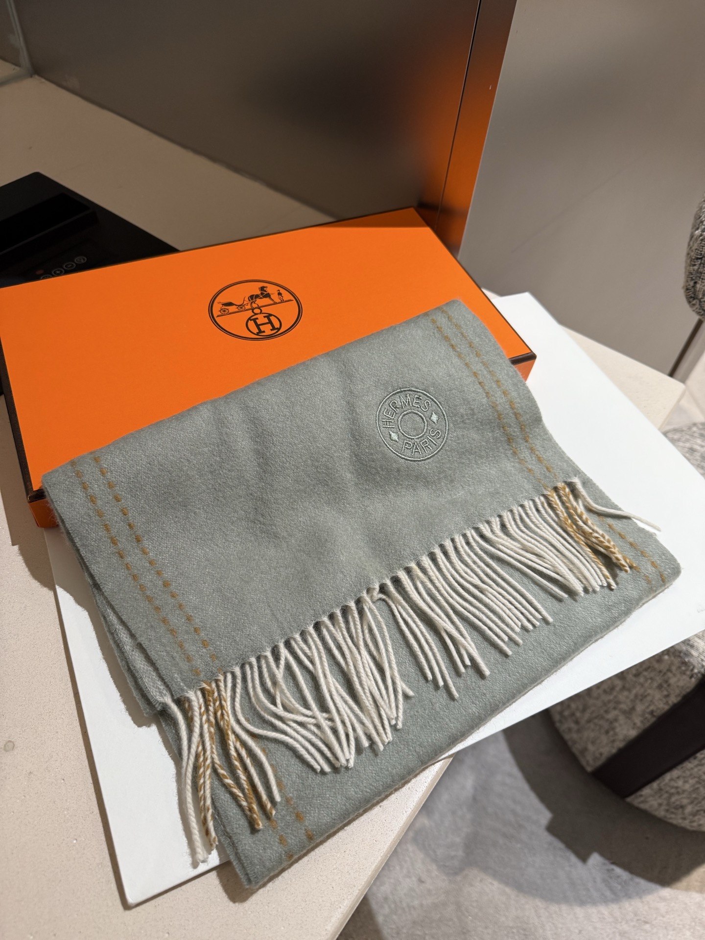 P【爱马仕双条长巾】‼️♨️高尖端产物⚠️💯水波纹绝对令人尖叫的品质👍LOGO绣标低调奢华有内涵，此款围