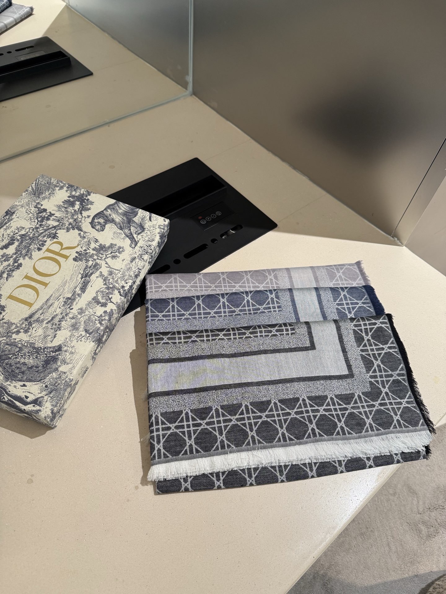 P高段位！是Dior的女人！经典藤格纹新演绎！！】实物有被惊艳到！！Dior今年25秋冬新出的Canna