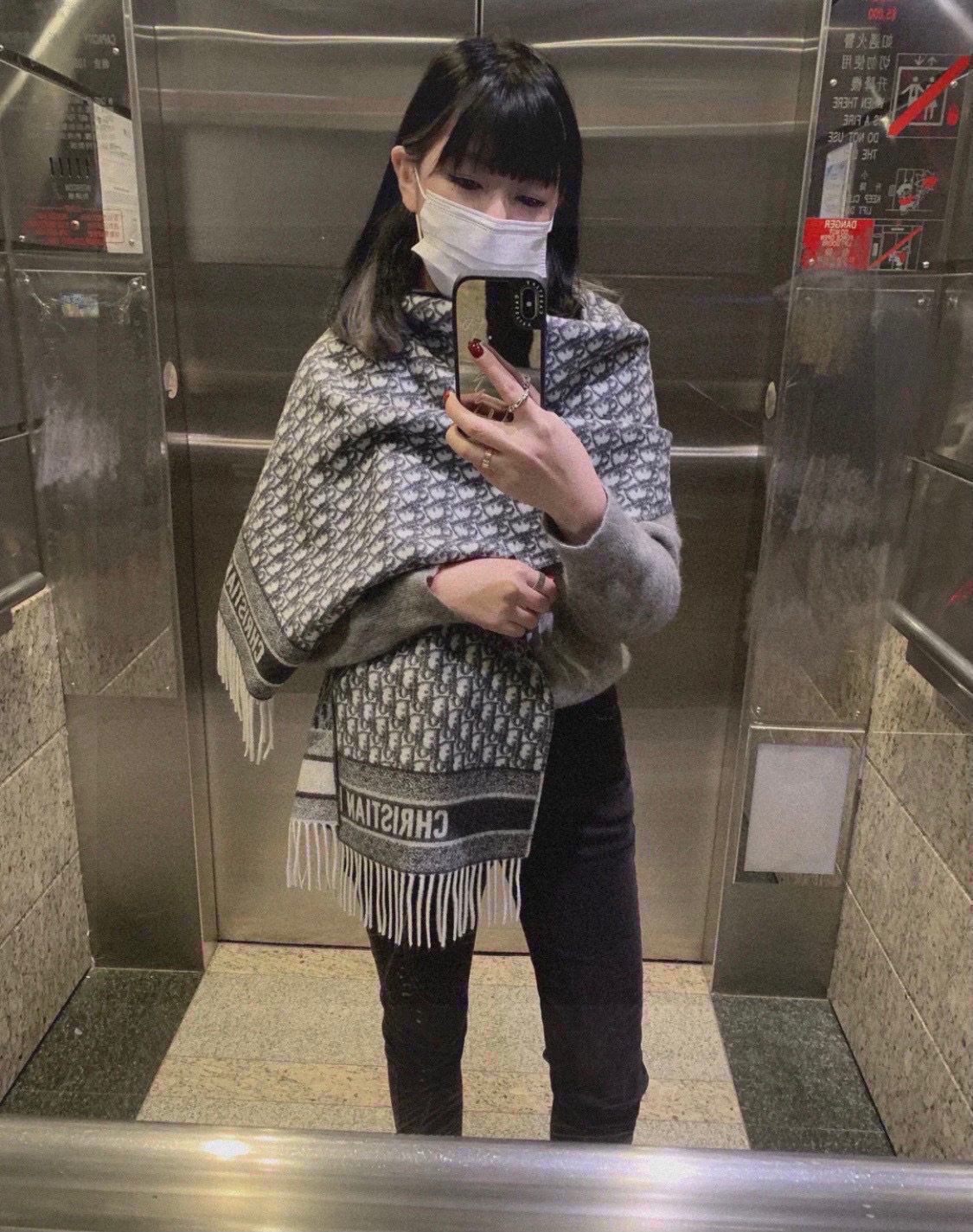 高版本P👍Dior最新时髦围巾，同步专柜‼️今年我们的真的是高端Level，😊妥妥的家属福利👍少之又少的