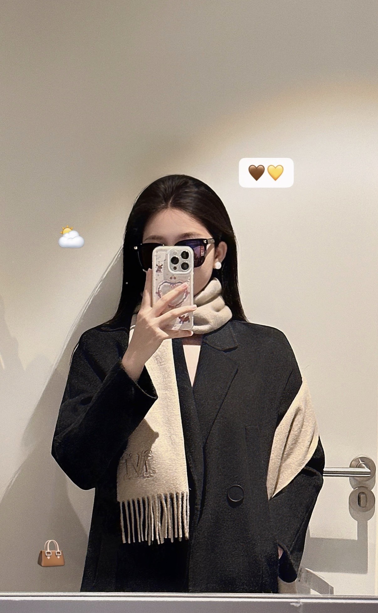 NO:663522,MAXMARA【The little heart is absolutely bursting, it is destined to be popular, the invincible fragrance is a must-buy】I just love it!  An old friend will receive it!  !  I am so proud to be able to bring this to everyone in a timely manner. MaxMara, the best, deserves to be the most popular autumn and winter series. It is a high-end product of alpaca wool for customers. It has perfect appearance and will undoubtedly be included in the list of must-have high-end heavy scarves this year. I love it so much. I love it so much. I suppress my excitement and introduce her to her. It really makes my heart beat.  I really can't hold back the joy. The upper body effect is even more beautiful at the level of a lady, showing women's high-end and high-end to the extreme!  !  !  MaxMara's design really makes me admire it!  Such a heartfelt recommendation is very confident about the quality. As long as the economy allows, we can accept any size 35*190cm. High version scarf, high version scarf19860909MAXMARA【 小心脏绝对爆发注定要火啊无敌真香必入款】直跺脚地喜欢！老友必收！！简直太骄傲,能给大家及时上这款,最牛的MaxMara当之无愧最主打的秋冬系列~客供羊驼绒的高端产物,完美品相毋庸置疑可以入选今年必入高端重磅围巾榜单TO太爱太爱太爱了~我压住激动的心情好好介绍她~真的让人怦然心动 真的按捺不住的欣喜上身效果更是贵妇级别的美,将女性的高级,高端简直展现到极致！！！MaxMara这个设计真的是令我佩服的五体投地！如此掏心掏肺的推荐,对品质是非常有底气的,只要经济允许,任意收size35*190cm.高版本围巾,高版本围巾,scarf