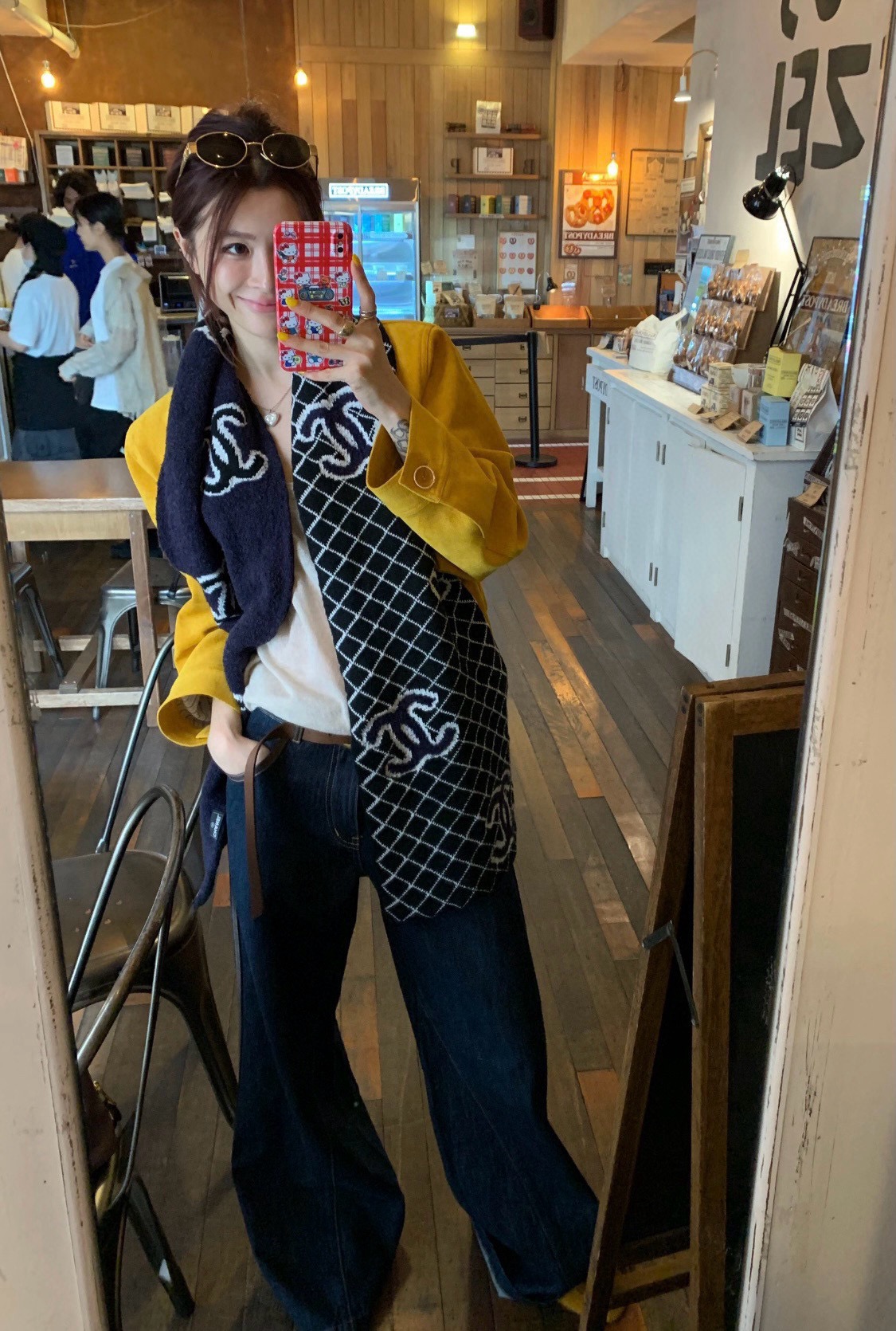 P高版本来啦👍👍升级款啦（质量升级，尺寸加宽）👍👍香奈儿专柜新款【小香刺绣披肩】💖💖美翻了[流泪]御用殿