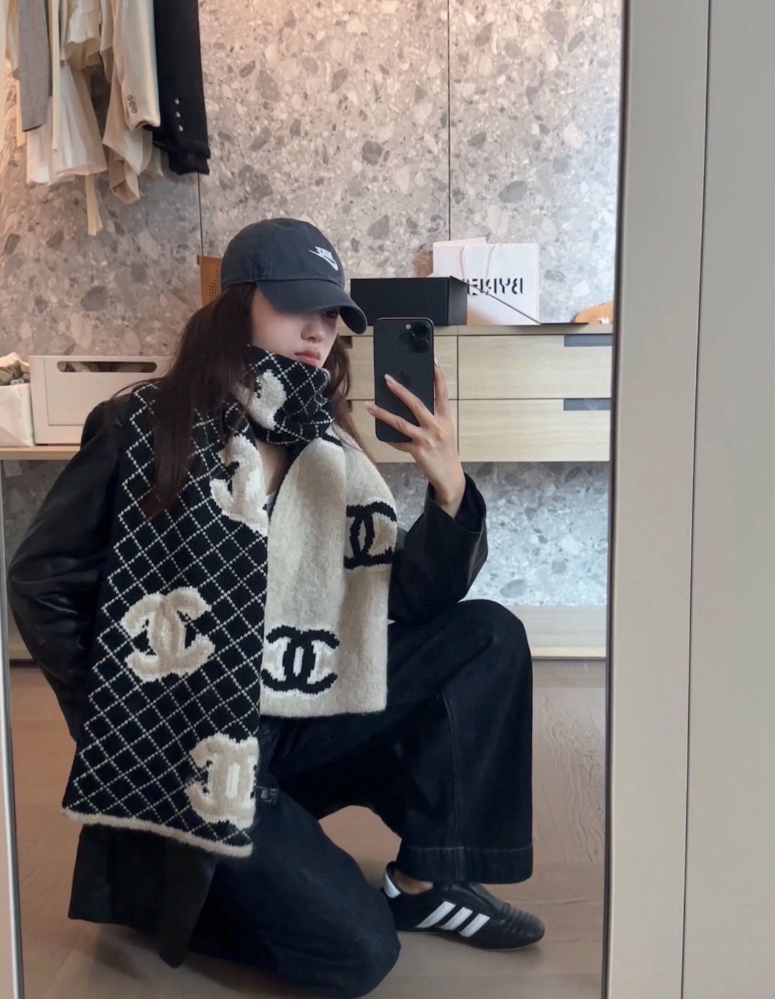 P高版本来啦👍👍升级款啦（质量升级，尺寸加宽）👍👍香奈儿专柜新款【小香刺绣披肩】💖💖美翻了[流泪]御用殿