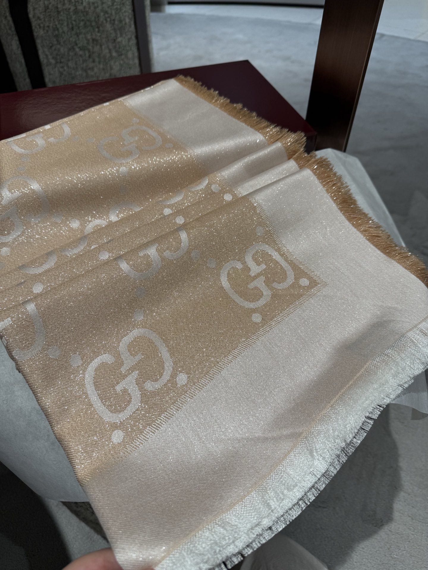 P【GG金线提花披肩140】方巾，璀璨至极，女神必备的，实物真的美得太闪耀了，品质极好‼️款式经典，大方