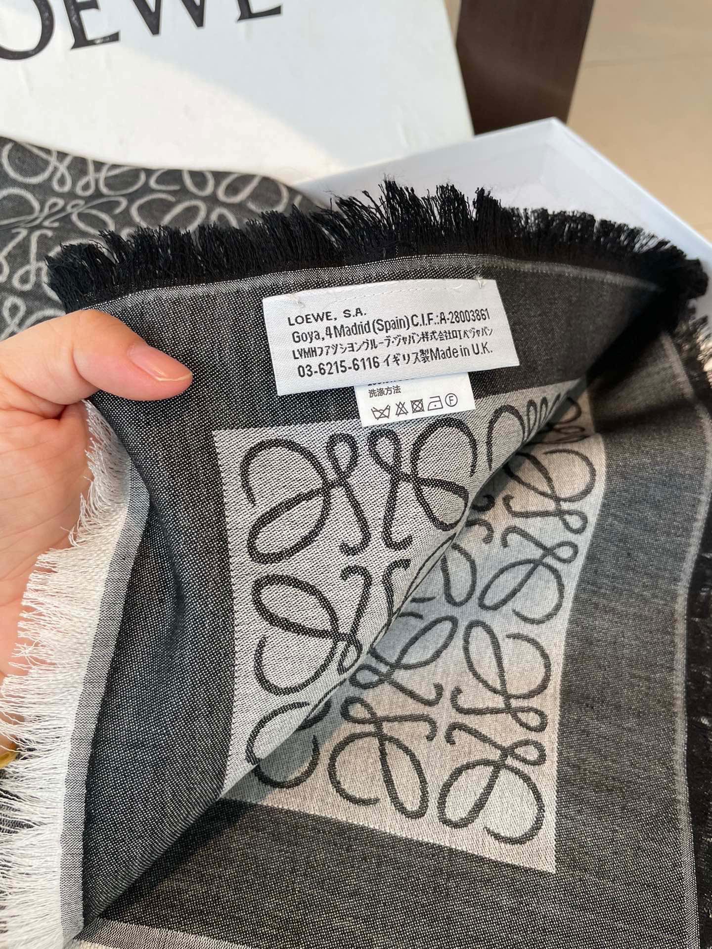 PLoewe · 罗意威作为西班牙🇪🇸的顶尖奢侈品牌，散发独特的西班牙贵族气息，低调有内涵‼️ 本款为巴