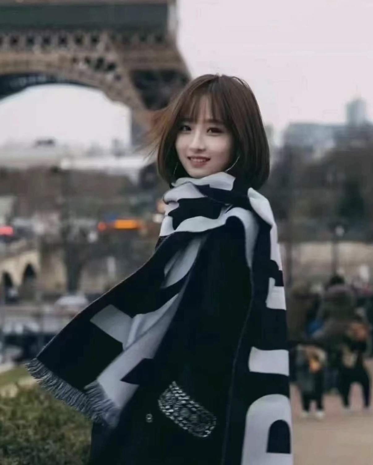 P【B大字母双面长巾】免代购，专柜新色，真香必入推荐款！全网最好的品质推荐给我的老姐妹们，须边细节都是一