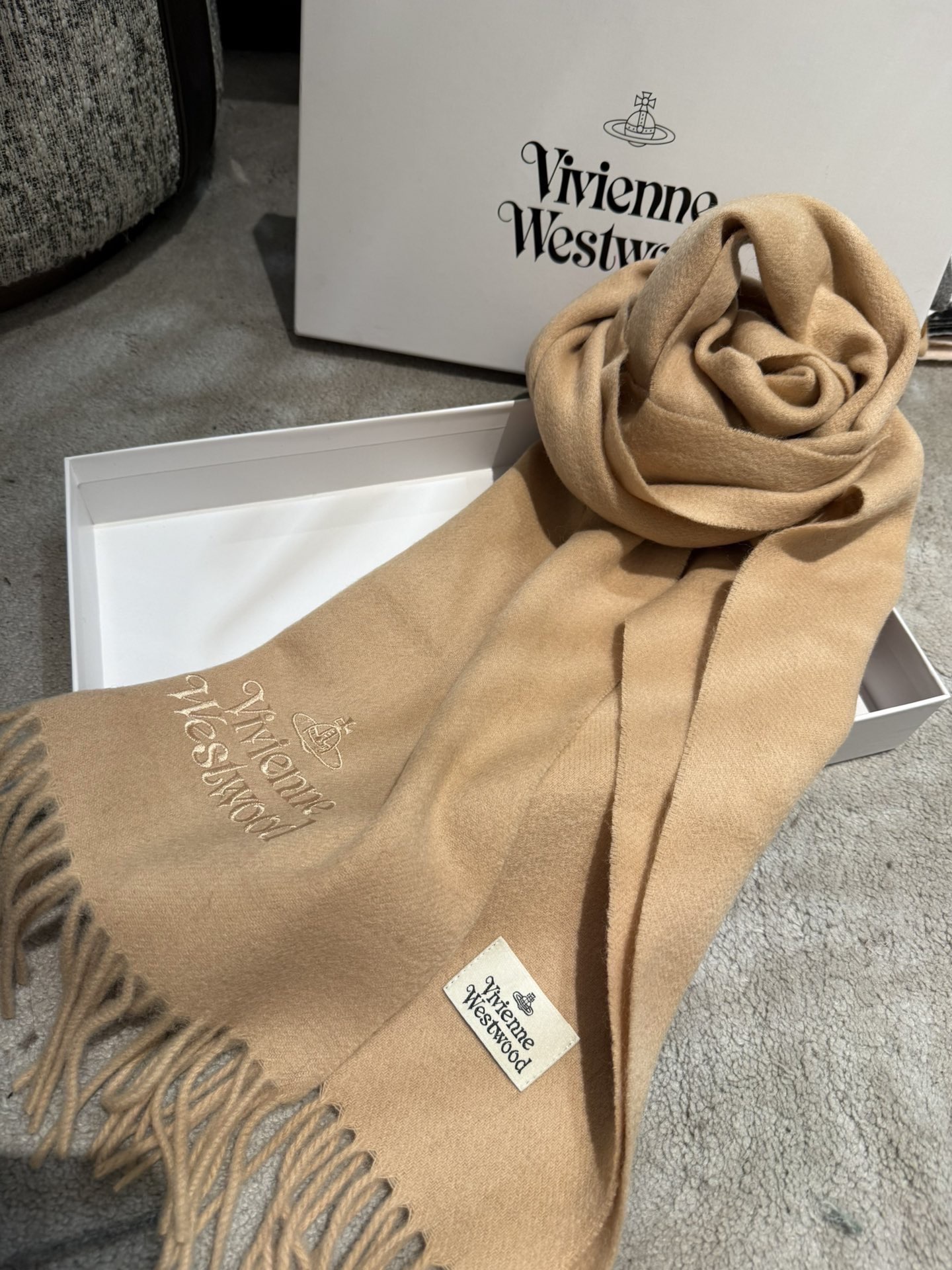 P墨绿色❤️小红书爆款“Vivienne Westwood”薇薇安西太后羊绒羊毛围巾❗ 西太后 英国时装