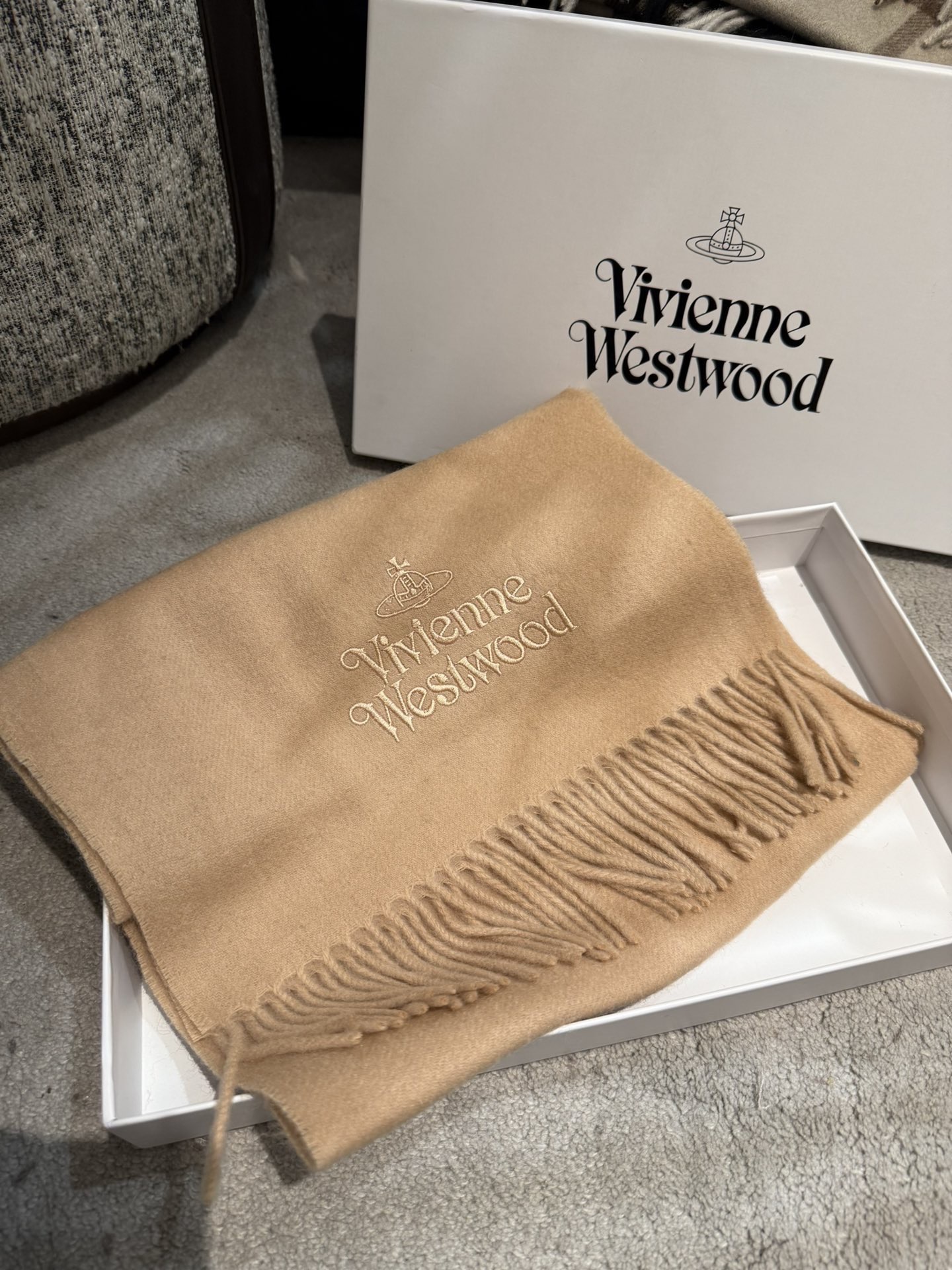 P墨绿色❤️小红书爆款“Vivienne Westwood”薇薇安西太后羊绒羊毛围巾❗ 西太后 英国时装