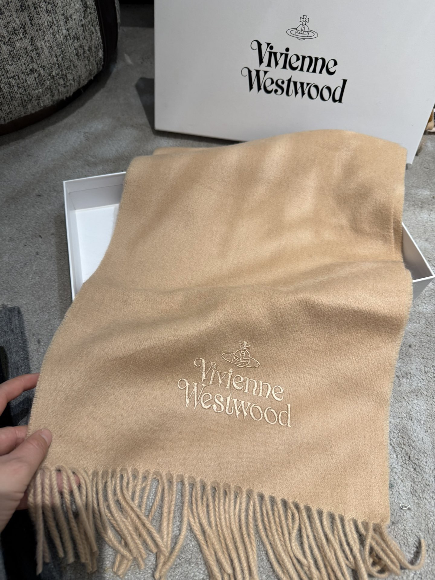 P墨绿色❤️小红书爆款“Vivienne Westwood”薇薇安西太后羊绒羊毛围巾❗ 西太后 英国时装