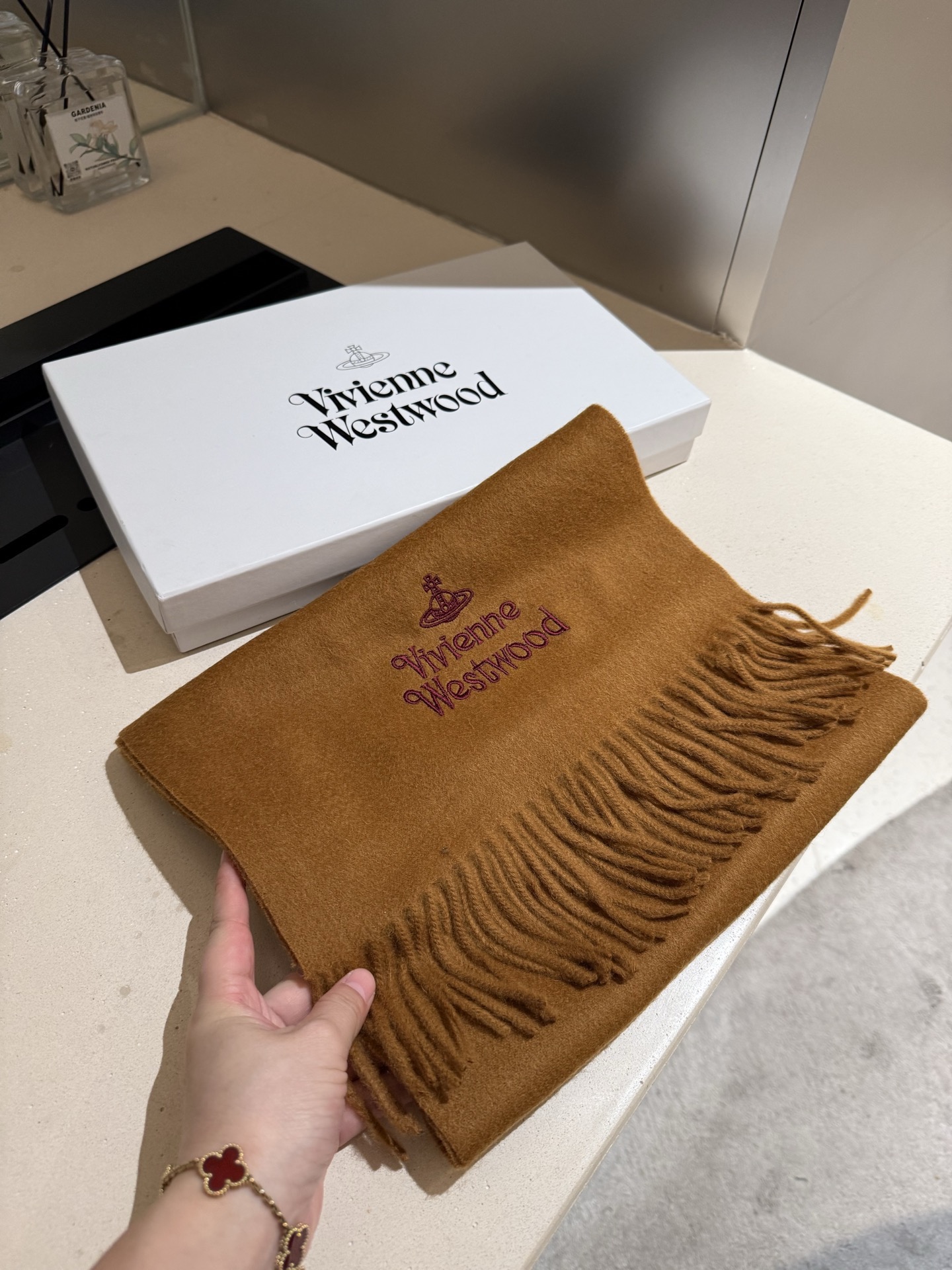 P墨绿色❤️小红书爆款“Vivienne Westwood”薇薇安西太后羊绒羊毛围巾❗ 西太后 英国时装