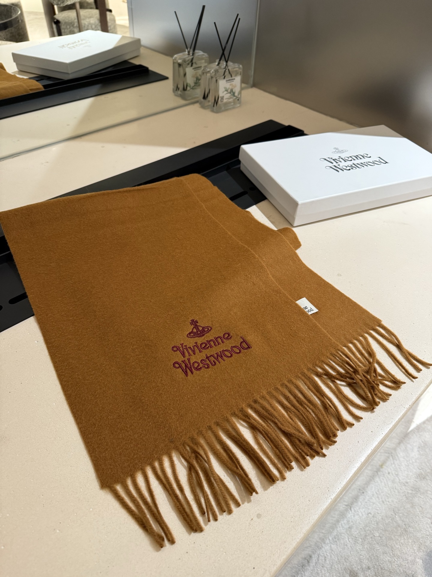 P墨绿色❤️小红书爆款“Vivienne Westwood”薇薇安西太后羊绒羊毛围巾❗ 西太后 英国时装