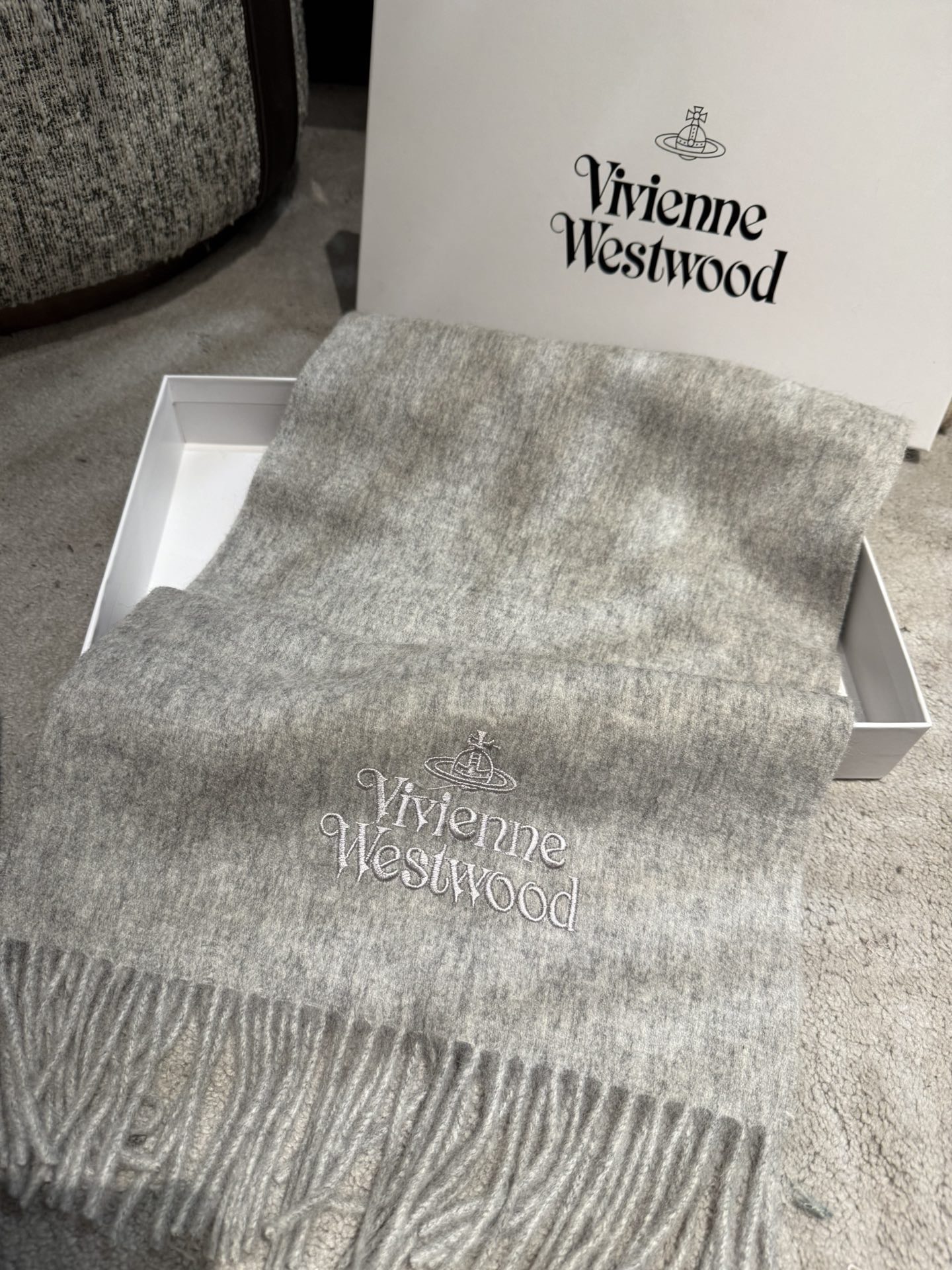 P墨绿色❤️小红书爆款“Vivienne Westwood”薇薇安西太后羊绒羊毛围巾❗ 西太后 英国时装