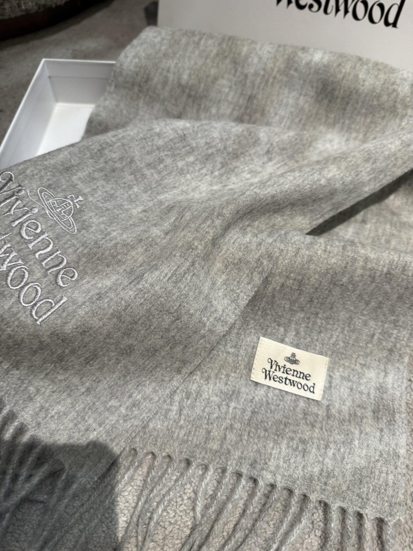 P墨绿色❤️小红书爆款“Vivienne Westwood”薇薇安西太后羊绒羊毛围巾❗ 西太后 英国时装