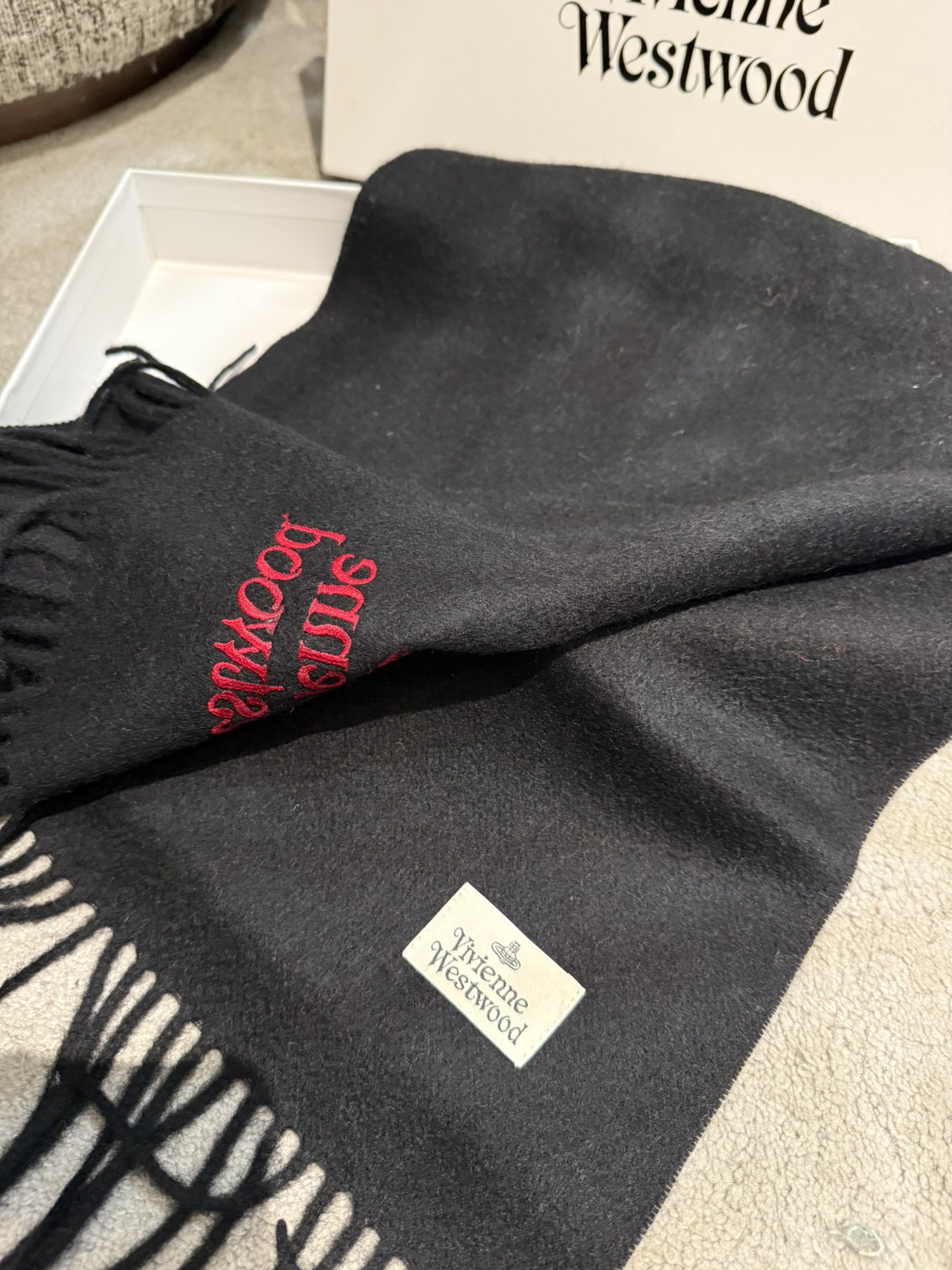 P墨绿色❤️小红书爆款“Vivienne Westwood”薇薇安西太后羊绒羊毛围巾❗ 西太后 英国时装