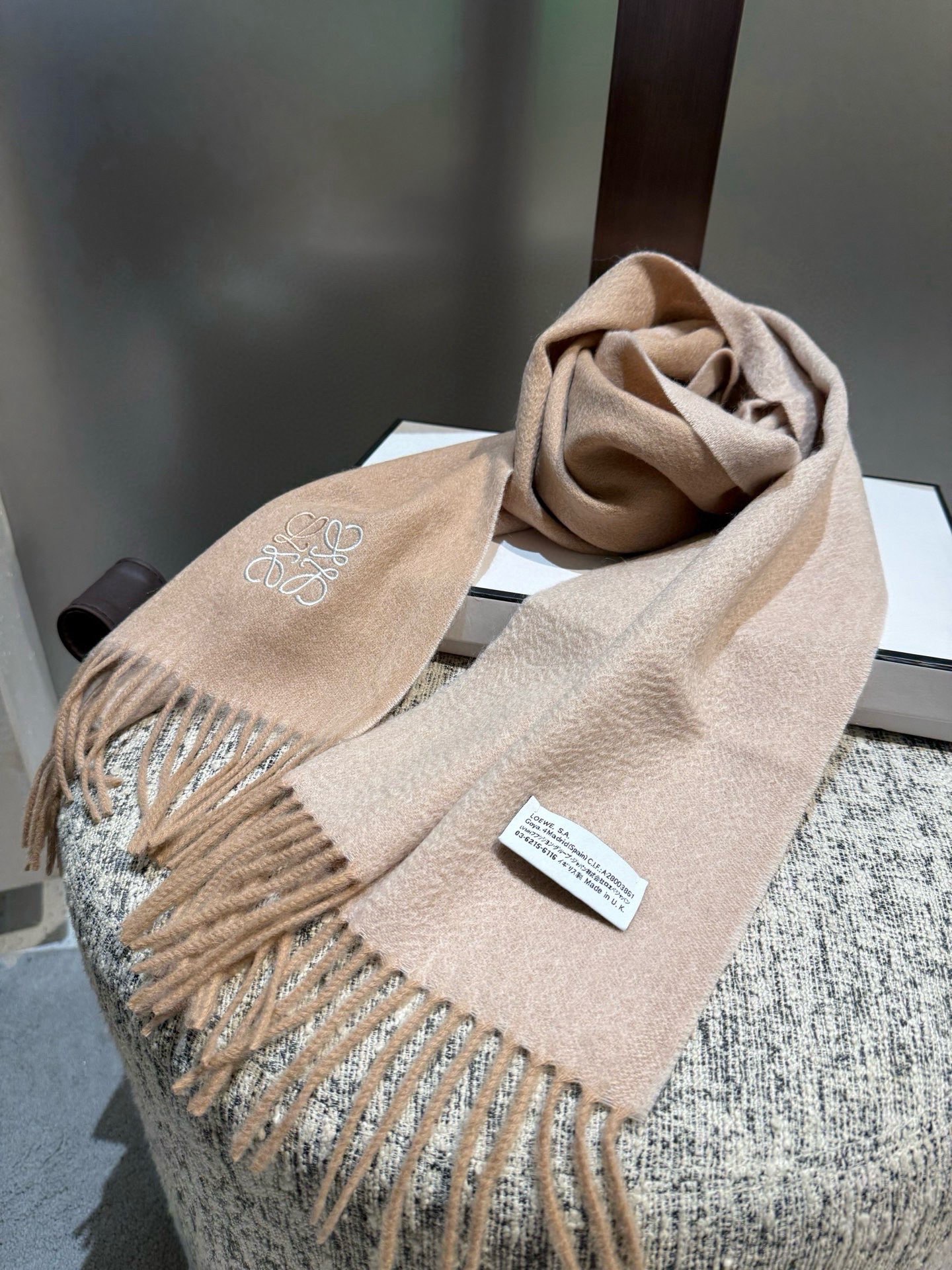 P罗意威。【男女围巾】怒赞自留，难得的高端男款！家属福利！非常正的围巾~面料大爱，非常柔软细腻舒服，轻度