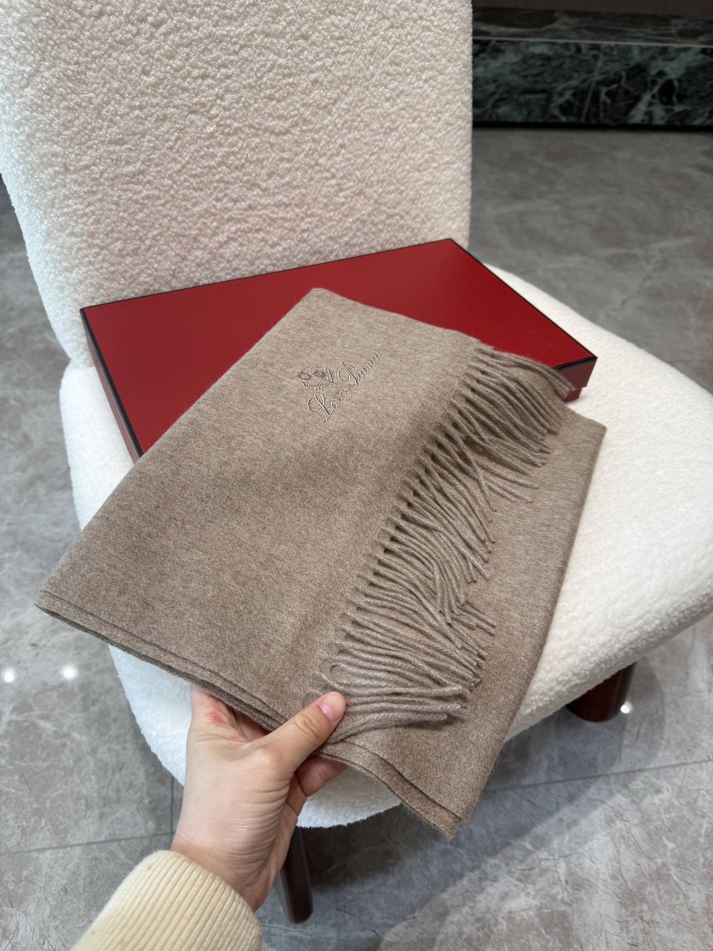 P羊绒版本Loro Piana · 诺悠翩雅秋冬新品❗️送人自留都太高大上了😍重磅上新，爆款爆款，渠道极