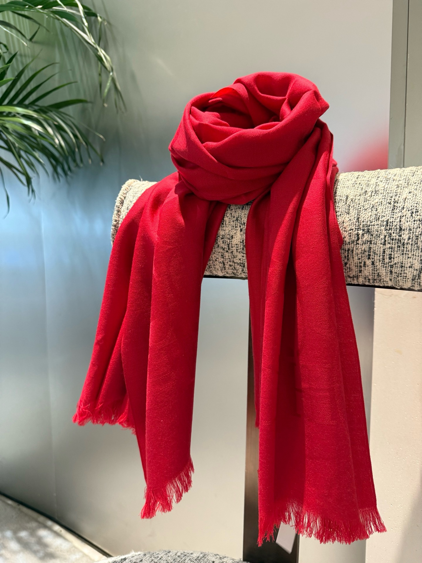 PCoach经典款围巾/大披肩。每个颜色都好看!超级舒适的款，大气奢华，中等厚度，可做披肩，办公室冷气足