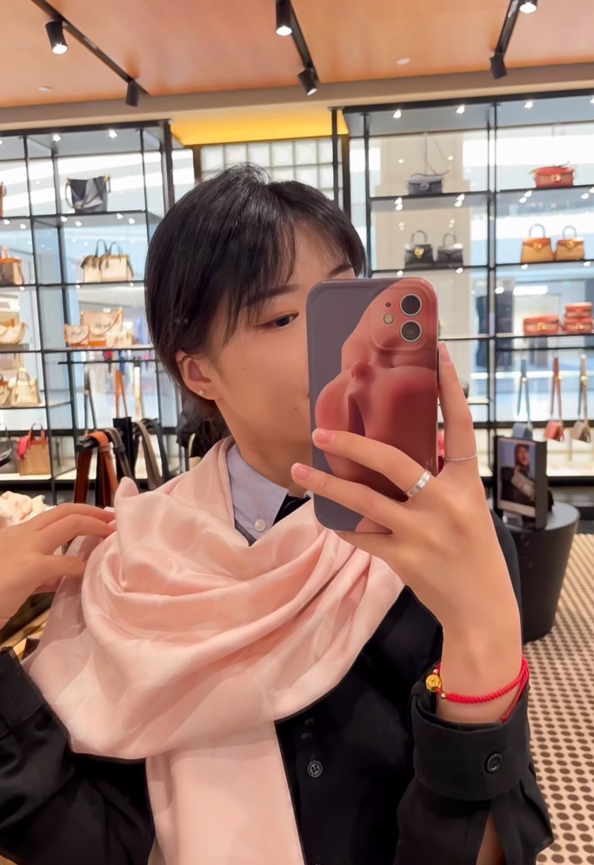 PCoach经典款围巾/大披肩。每个颜色都好看!超级舒适的款，大气奢华，中等厚度，可做披肩，办公室冷气足