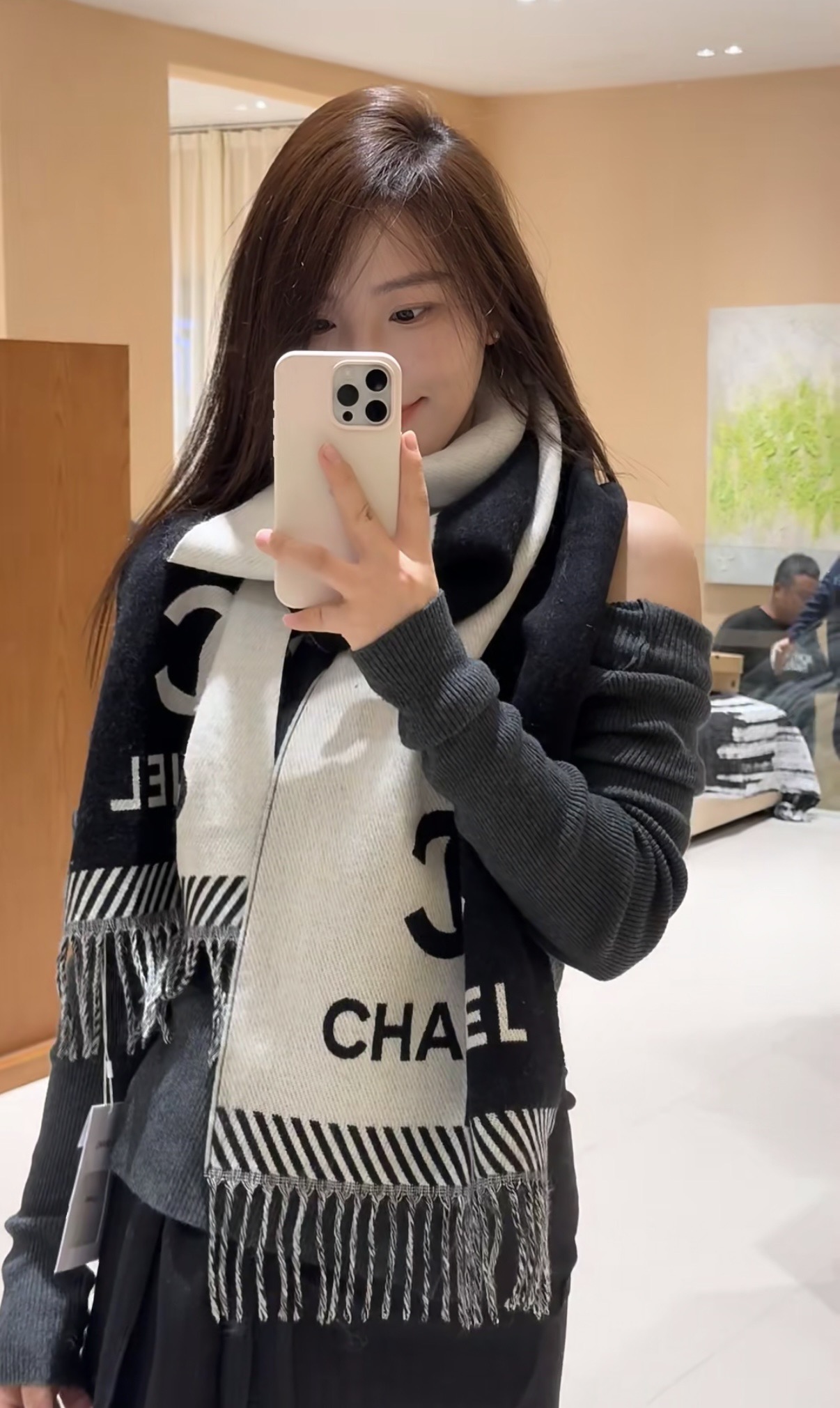 P𝐂𝐇𝐀𝐍𝐄𝐋新《双面拼色提花》裸粉色Size：184x34cm (不含流苏)目测是大爆款！双面异色提花