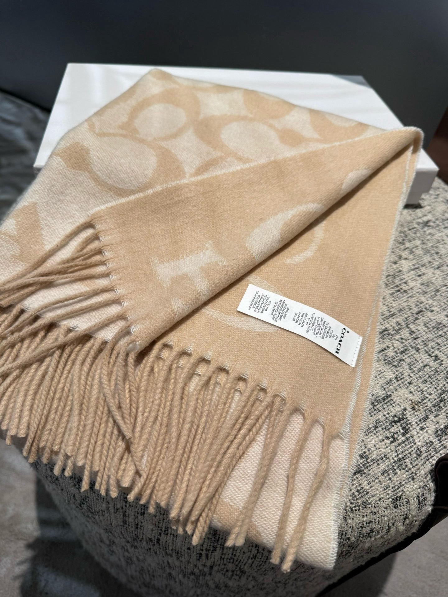 P蔻驰 2025年新款到！Coach爆款！三色披肩也太好看了吧！不仅有颜值还有品质，97%羊毛+3%羊绒